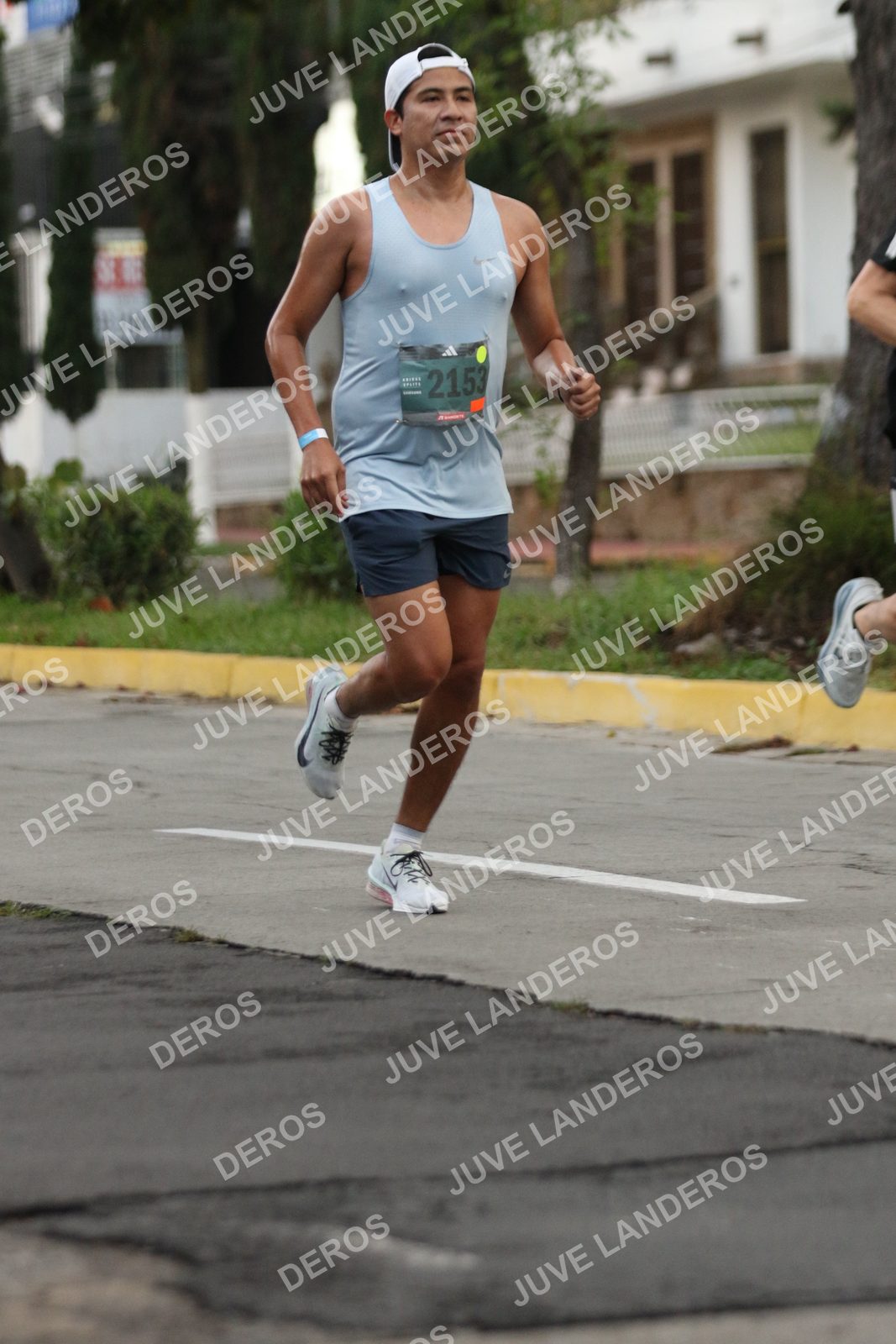 Foto de ADIDAS SPLITS GUADALAJARA 15K / 30K en Av. San Ignacio esquina Av. Ignacio L. Vallarta, Zapopan a las 06:51 · dorsal 2153