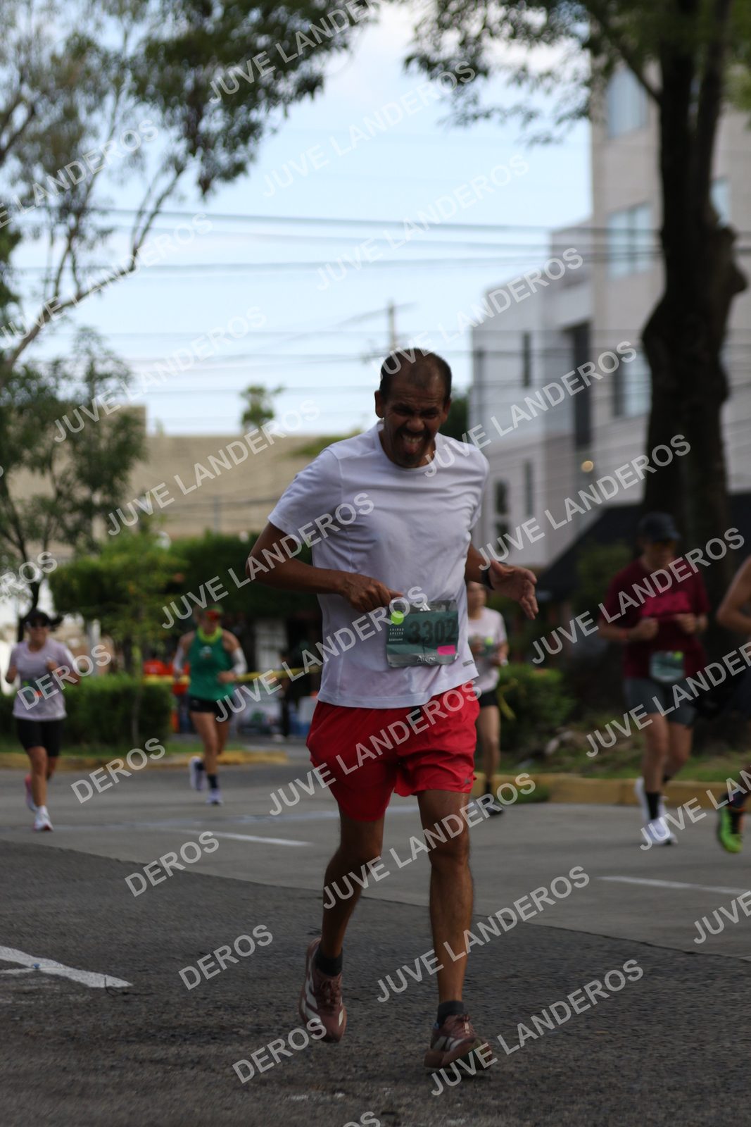 Foto de ADIDAS SPLITS GUADALAJARA 15K / 30K en Av. San Ignacio esquina Av. Ignacio L. Vallarta, Zapopan a las 09:01 · dorsal 3302