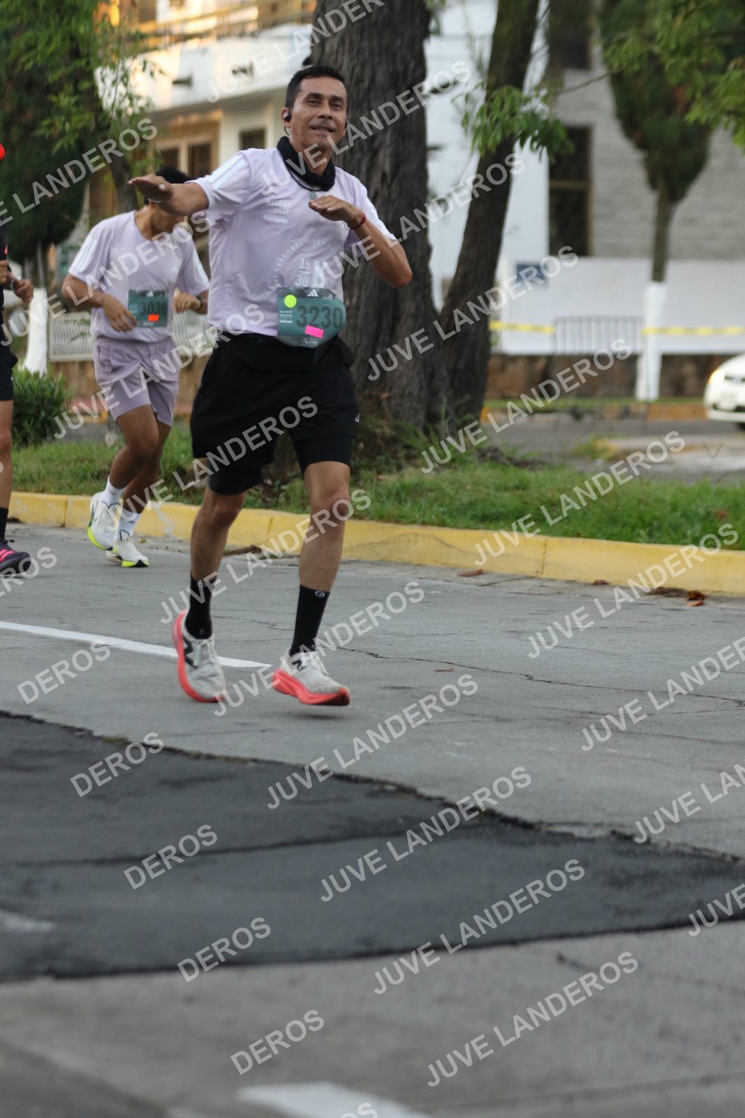 Foto de ADIDAS SPLITS GUADALAJARA 15K / 30K en Av. San Ignacio esquina Av. Ignacio L. Vallarta, Zapopan a las 07:05 · dorsal 3230, 3036, 15