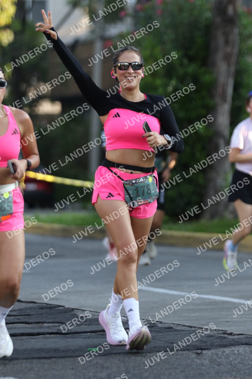 Foto de ADIDAS SPLITS GUADALAJARA 15K / 30K en Av. San Ignacio esquina Av. Ignacio L. Vallarta, Zapopan a las 07:50 · dorsal 1784, 85