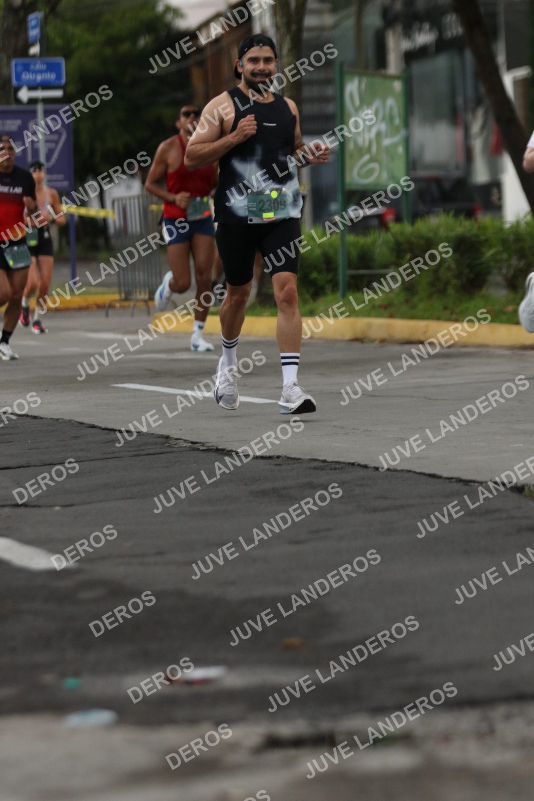 Foto de ADIDAS SPLITS GUADALAJARA 15K / 30K en Av. San Ignacio esquina Av. Ignacio L. Vallarta, Zapopan a las 06:54 · dorsal 2309