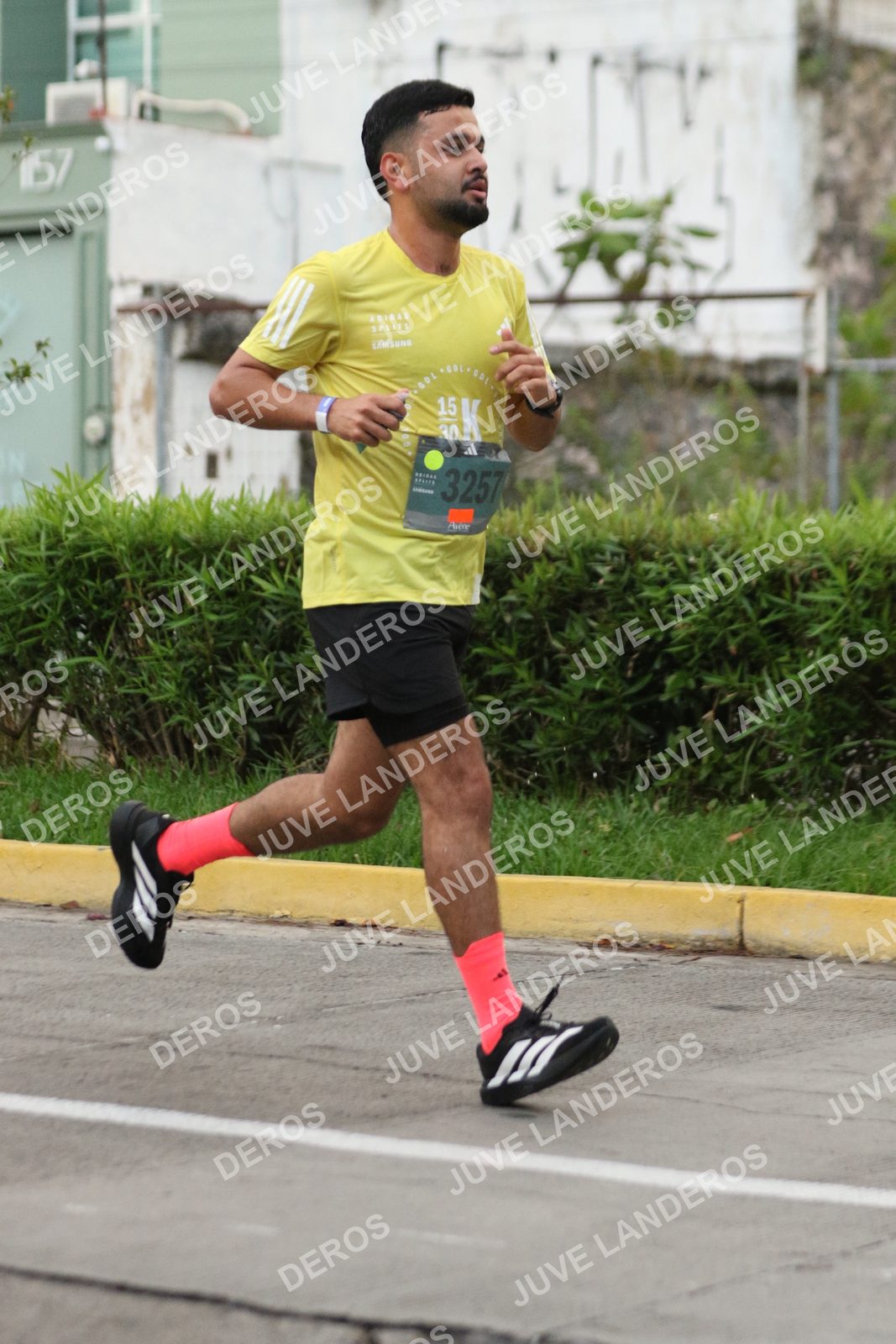 Foto de ADIDAS SPLITS GUADALAJARA 15K / 30K en Av. San Ignacio esquina Av. Ignacio L. Vallarta, Zapopan a las 06:49 · dorsal 3257, 15