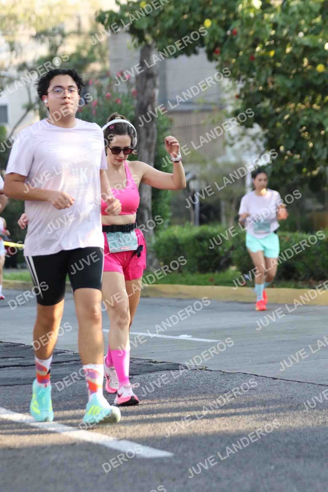 Foto de ADIDAS SPLITS GUADALAJARA 15K / 30K en Av. San Ignacio esquina Av. Ignacio L. Vallarta, Zapopan a las 07:50 · dorsal 15, 30