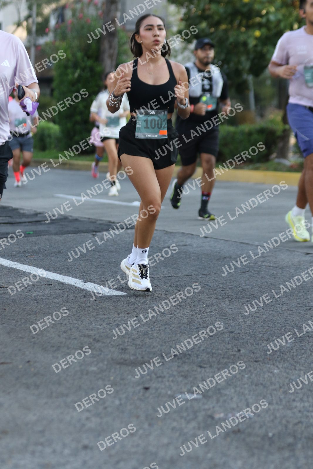 Foto de ADIDAS SPLITS GUADALAJARA 15K / 30K en Av. San Ignacio esquina Av. Ignacio L. Vallarta, Zapopan a las 07:45 · dorsal 1002