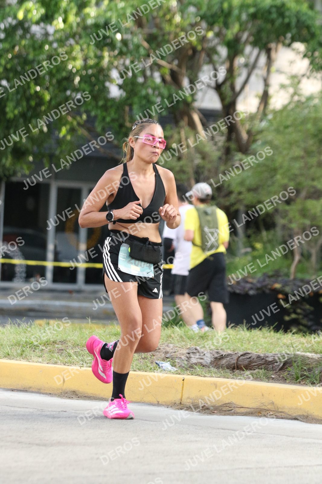 Foto de ADIDAS SPLITS GUADALAJARA 15K / 30K en Av. San Ignacio esquina Av. Ignacio L. Vallarta, Zapopan a las 08:48 · dorsal 2004