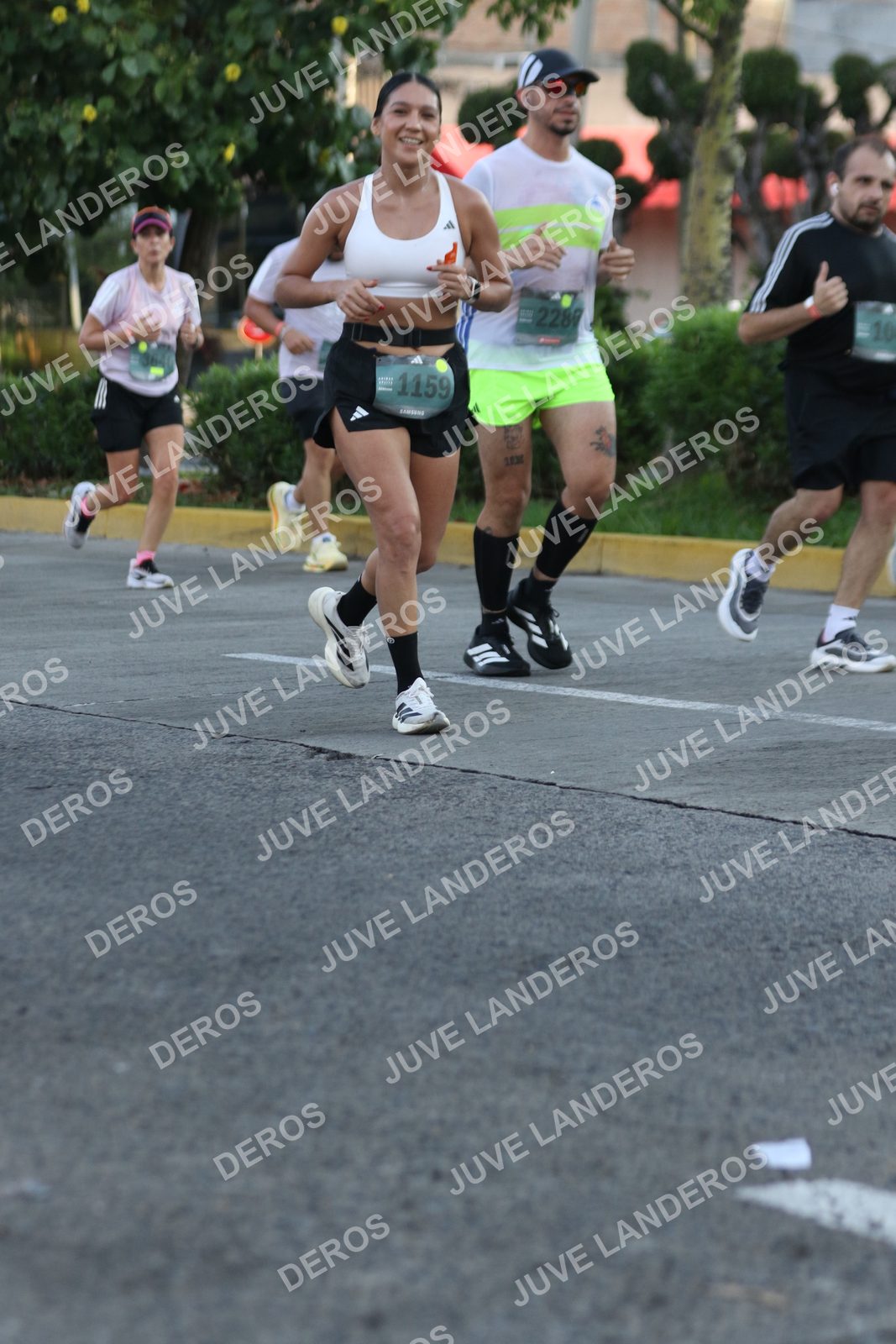 Foto de ADIDAS SPLITS GUADALAJARA 15K / 30K en Av. San Ignacio esquina Av. Ignacio L. Vallarta, Zapopan a las 07:35 · dorsal 1159, 2280, 10