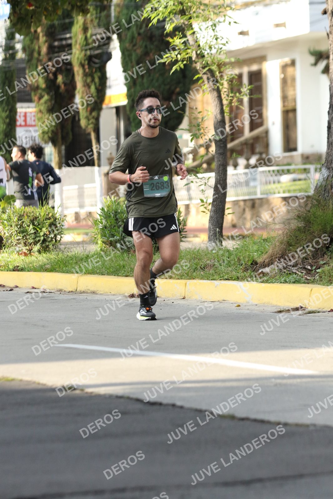 Foto de ADIDAS SPLITS GUADALAJARA 15K / 30K en Av. San Ignacio esquina Av. Ignacio L. Vallarta, Zapopan a las 08:32 · dorsal 2683