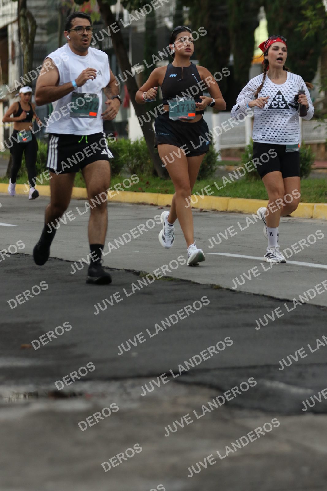 Foto de ADIDAS SPLITS GUADALAJARA 15K / 30K en Av. San Ignacio esquina Av. Ignacio L. Vallarta, Zapopan a las 06:59 · dorsal 972, 1718