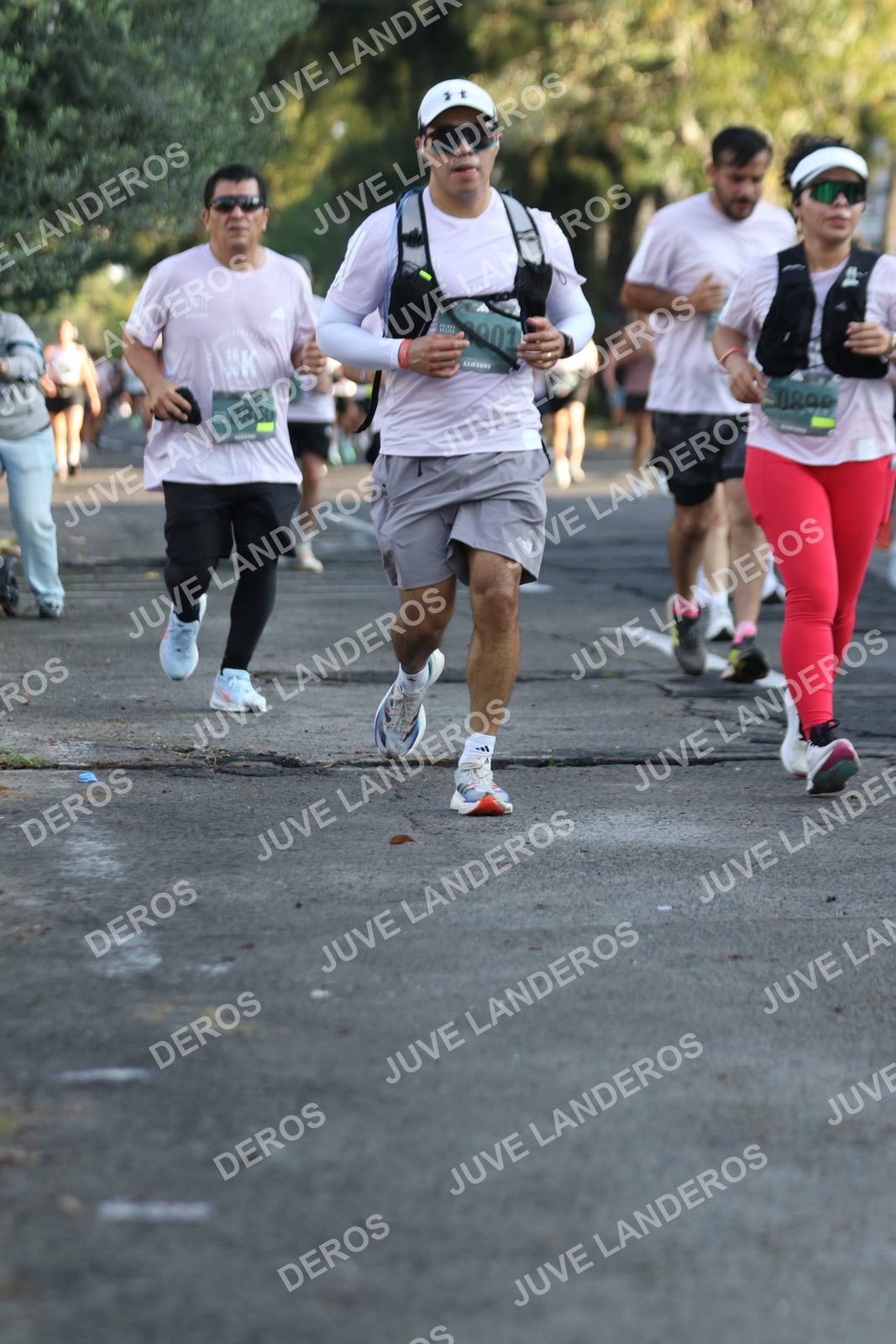 Foto de ADIDAS SPLITS GUADALAJARA 15K / 30K en Av. San Ignacio esquina Av. Ignacio L. Vallarta, Zapopan a las 07:41 · dorsal 850, 898