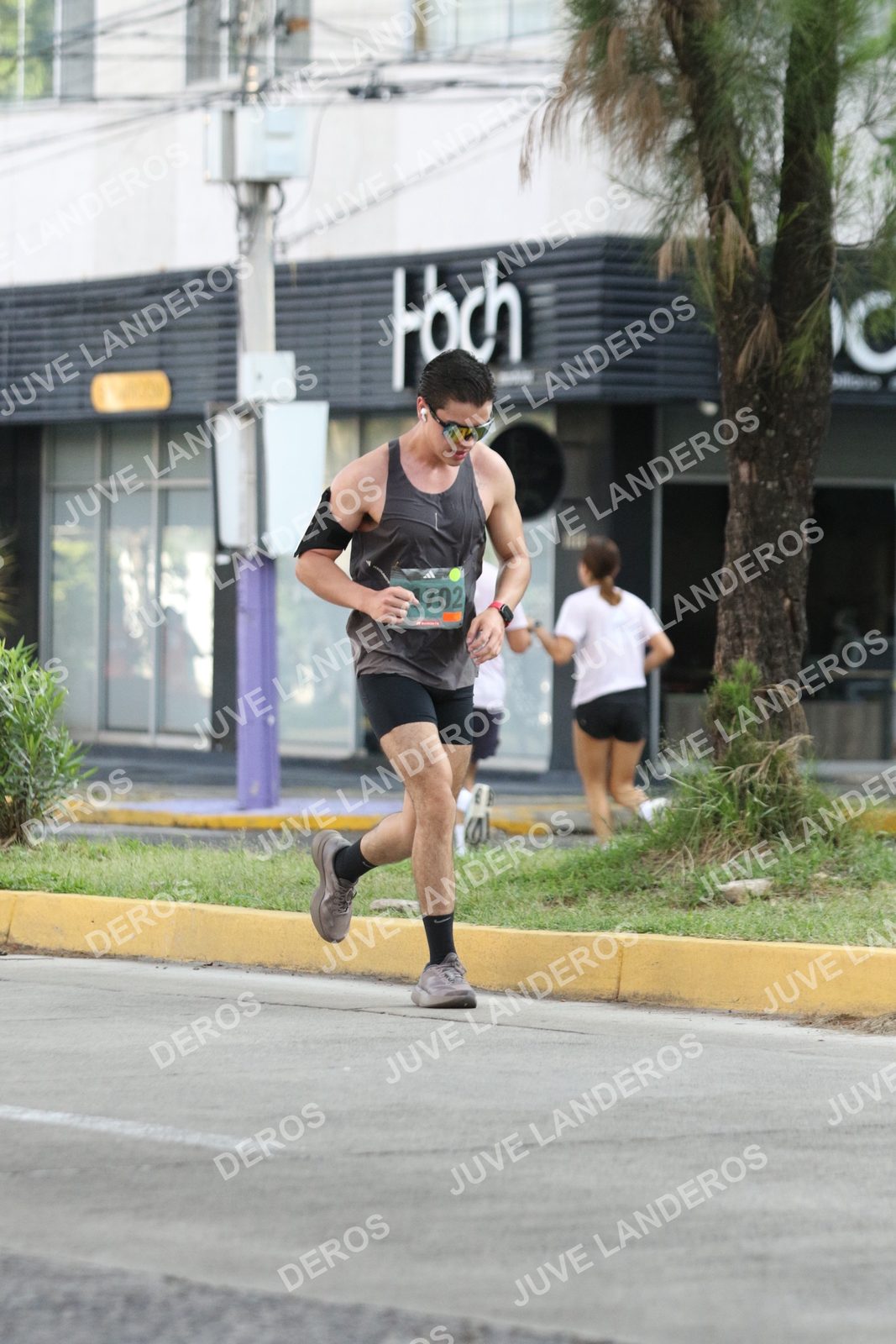 Foto de ADIDAS SPLITS GUADALAJARA 15K / 30K en Av. San Ignacio esquina Av. Ignacio L. Vallarta, Zapopan a las 08:42 · dorsal 702