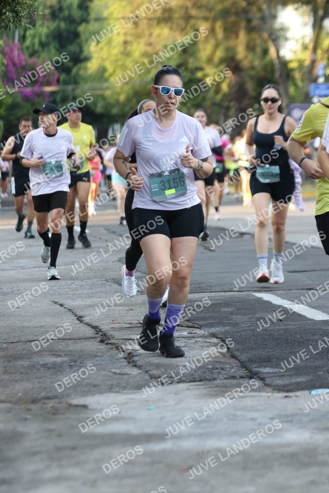 Foto de ADIDAS SPLITS GUADALAJARA 15K / 30K en Av. San Ignacio esquina Av. Ignacio L. Vallarta, Zapopan a las 07:16 · dorsal 3156, 3429