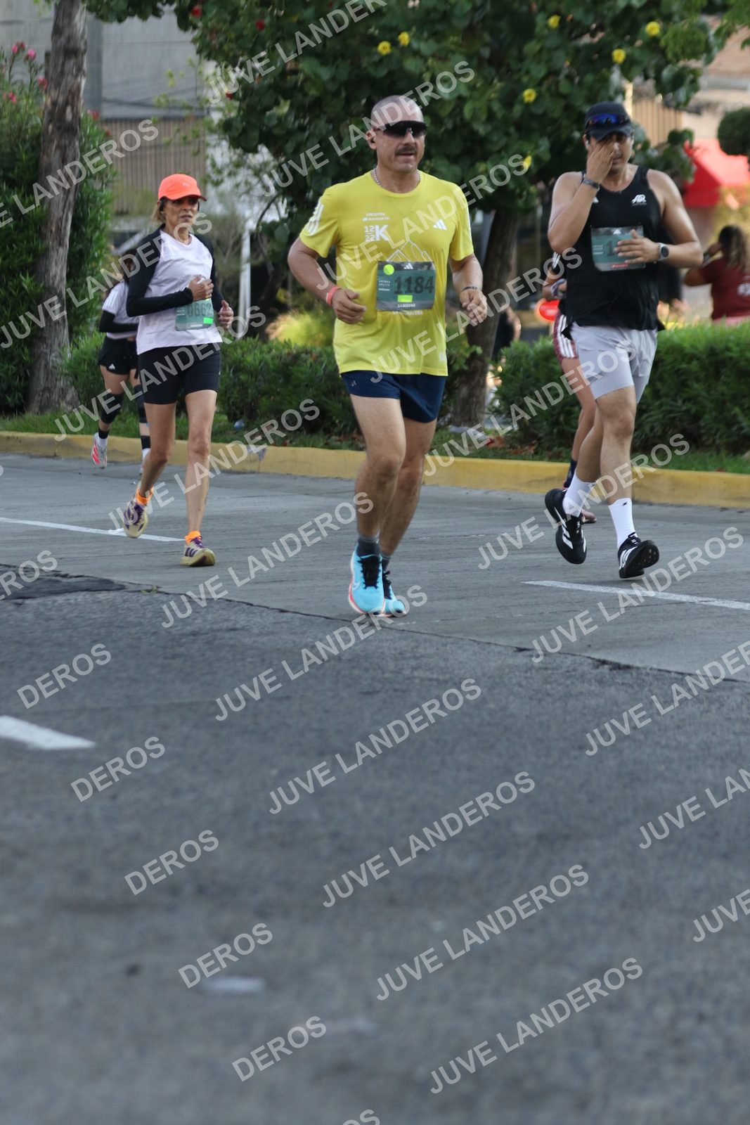 Foto de ADIDAS SPLITS GUADALAJARA 15K / 30K en Av. San Ignacio esquina Av. Ignacio L. Vallarta, Zapopan a las 07:37 · dorsal 1184, 662