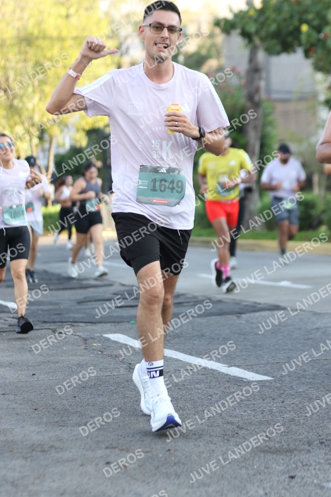 Foto de ADIDAS SPLITS GUADALAJARA 15K / 30K en Av. San Ignacio esquina Av. Ignacio L. Vallarta, Zapopan a las 07:40 · dorsal 15, 1084