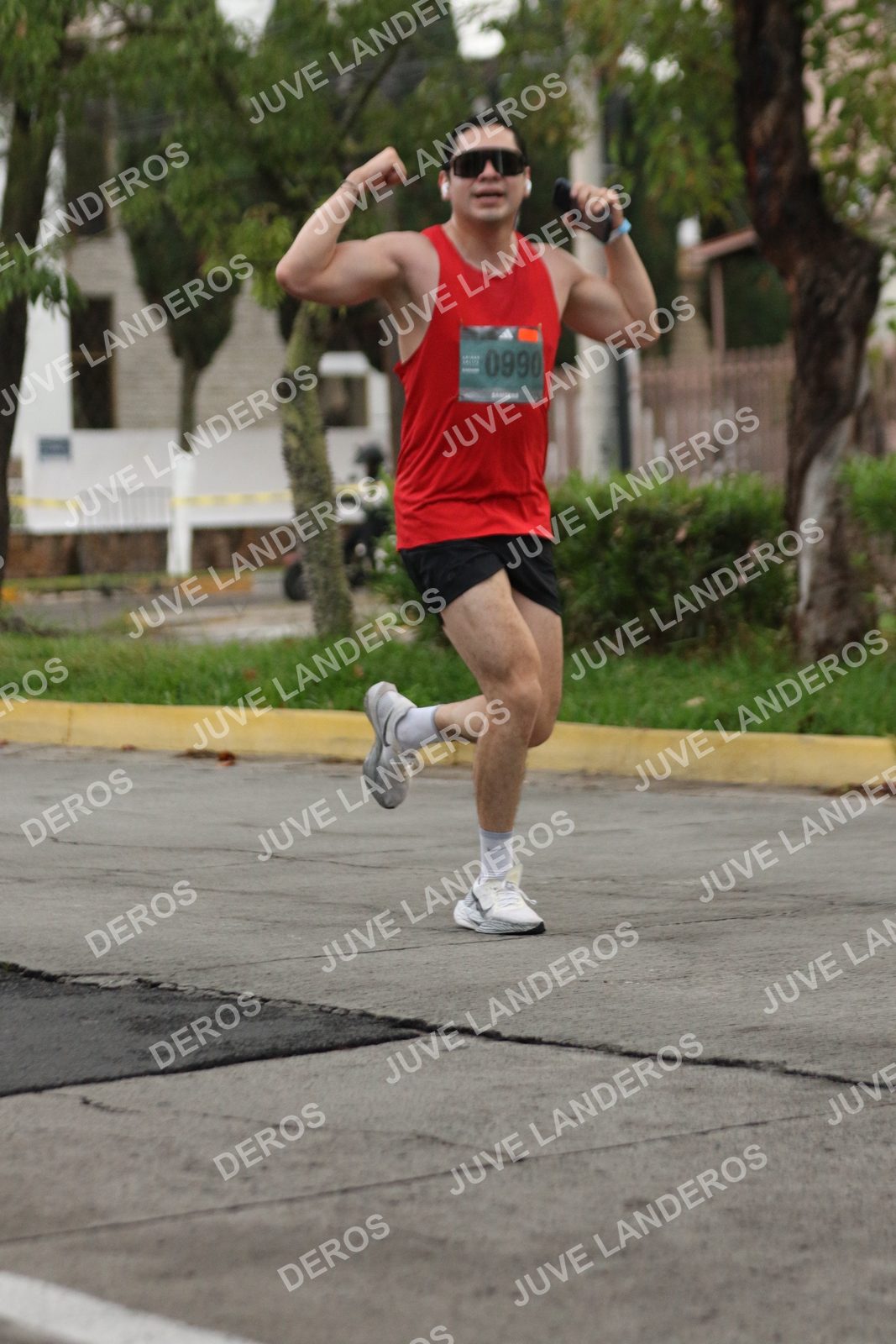 Foto de ADIDAS SPLITS GUADALAJARA 15K / 30K en Av. San Ignacio esquina Av. Ignacio L. Vallarta, Zapopan a las 06:52 · dorsal 990