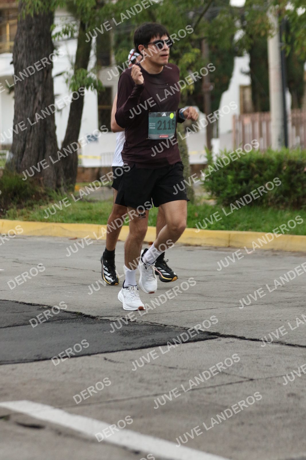 Foto de ADIDAS SPLITS GUADALAJARA 15K / 30K en Av. San Ignacio esquina Av. Ignacio L. Vallarta, Zapopan a las 06:53 · dorsal 2115