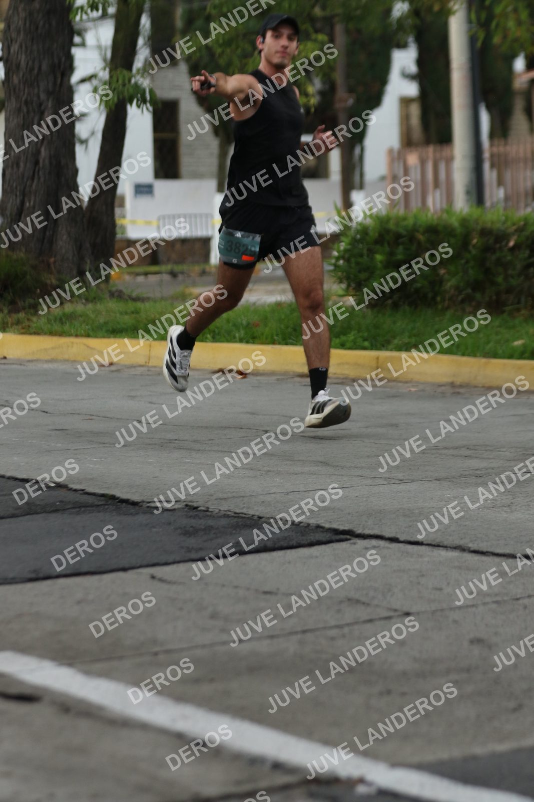 Foto de ADIDAS SPLITS GUADALAJARA 15K / 30K en Av. San Ignacio esquina Av. Ignacio L. Vallarta, Zapopan a las 07:00 · dorsal 3829