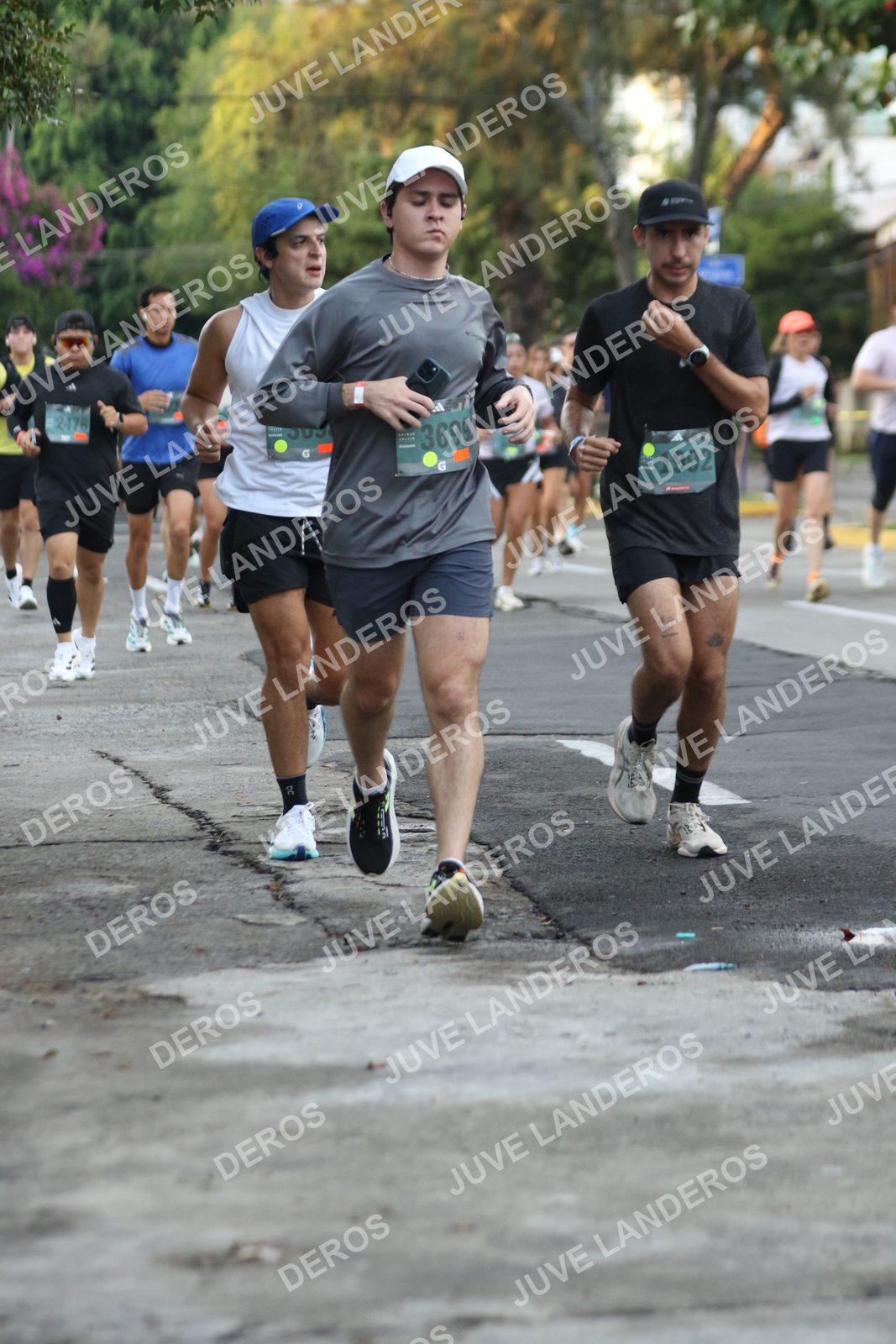 Foto de ADIDAS SPLITS GUADALAJARA 15K / 30K en Av. San Ignacio esquina Av. Ignacio L. Vallarta, Zapopan a las 07:08 · dorsal 1992, 3699, 2478