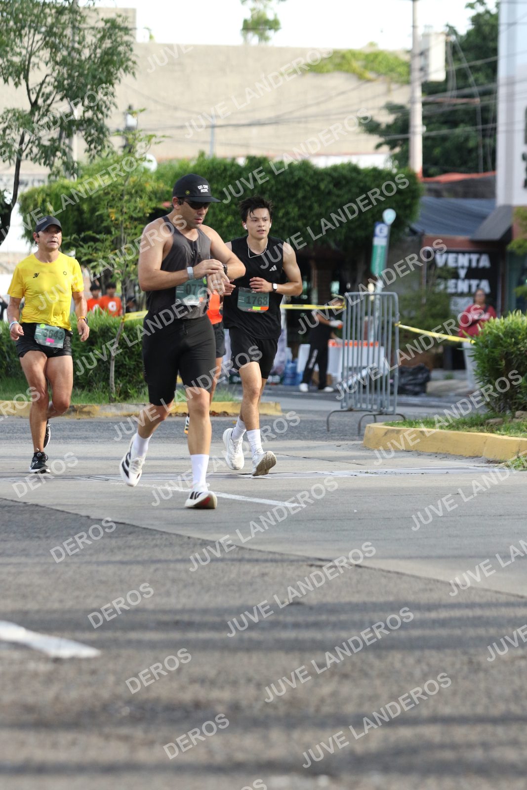 Foto de ADIDAS SPLITS GUADALAJARA 15K / 30K en Av. San Ignacio esquina Av. Ignacio L. Vallarta, Zapopan a las 08:47 · dorsal 1768, 77