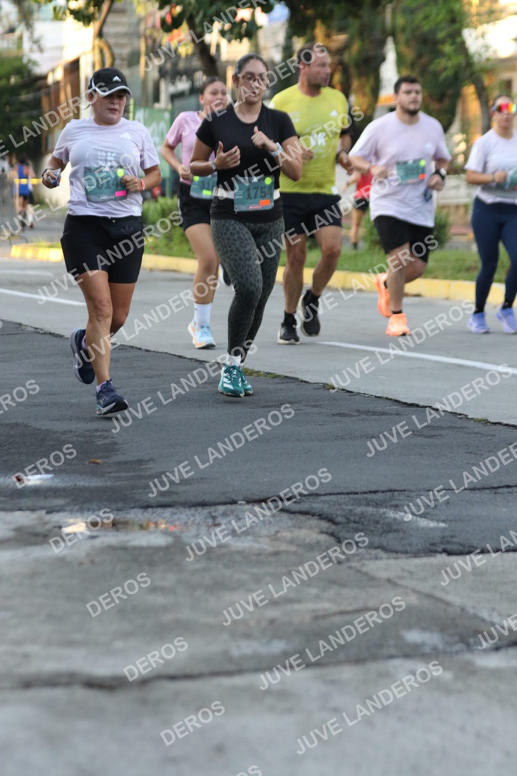 Foto de ADIDAS SPLITS GUADALAJARA 15K / 30K en Av. San Ignacio esquina Av. Ignacio L. Vallarta, Zapopan a las 07:14 · dorsal 1754, 14