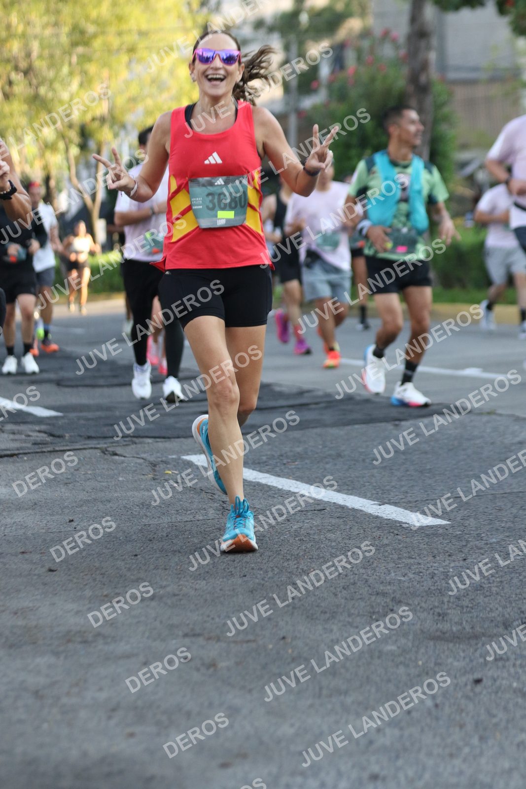 Foto de ADIDAS SPLITS GUADALAJARA 15K / 30K en Av. San Ignacio esquina Av. Ignacio L. Vallarta, Zapopan a las 07:39 · dorsal 3680