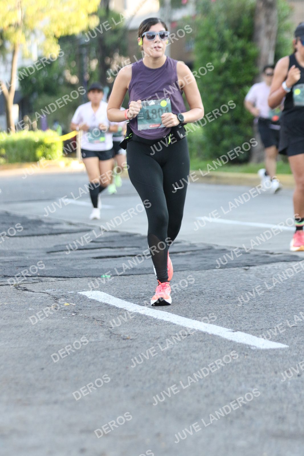 Foto de ADIDAS SPLITS GUADALAJARA 15K / 30K en Av. San Ignacio esquina Av. Ignacio L. Vallarta, Zapopan a las 07:37 · dorsal 1804