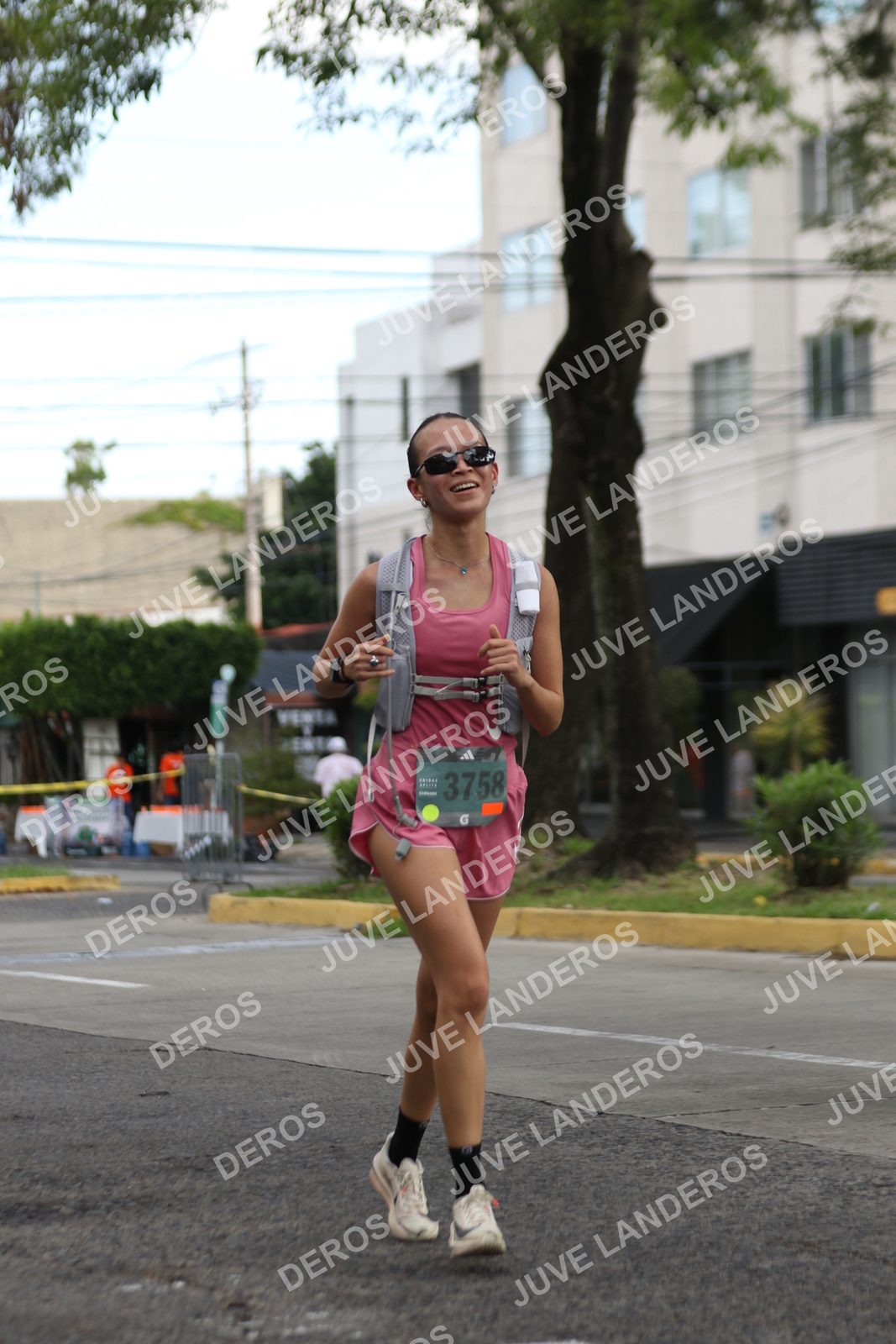 Foto de ADIDAS SPLITS GUADALAJARA 15K / 30K en Av. San Ignacio esquina Av. Ignacio L. Vallarta, Zapopan a las 09:05 · dorsal 3758