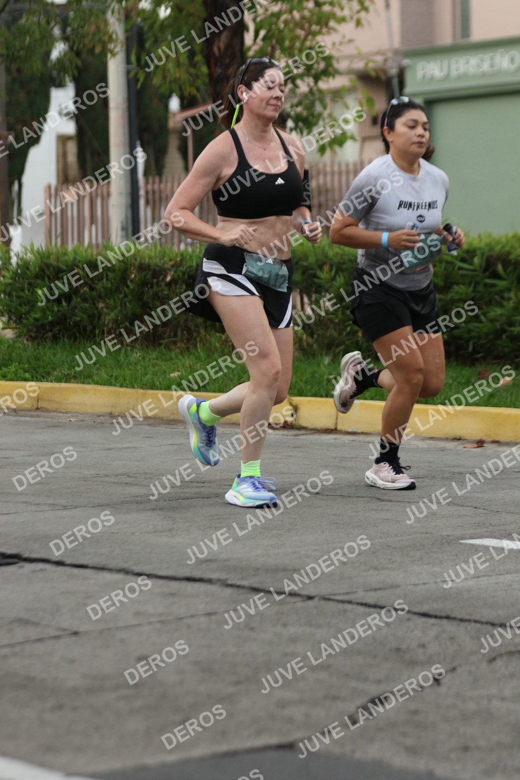 Foto de ADIDAS SPLITS GUADALAJARA 15K / 30K en Av. San Ignacio esquina Av. Ignacio L. Vallarta, Zapopan a las 06:56 · dorsal 2112
