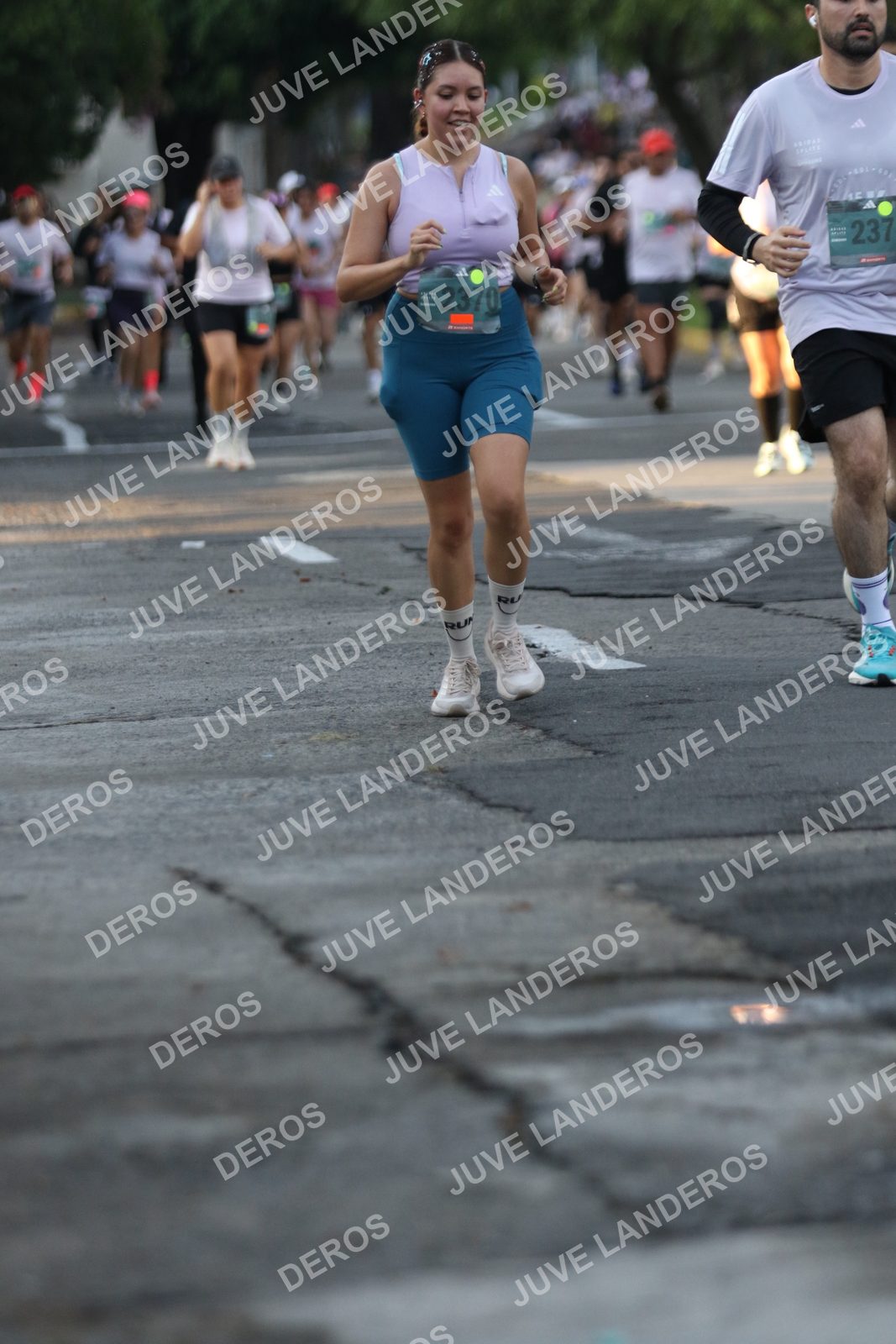 Foto de ADIDAS SPLITS GUADALAJARA 15K / 30K en Av. San Ignacio esquina Av. Ignacio L. Vallarta, Zapopan a las 07:15 · dorsal 2370