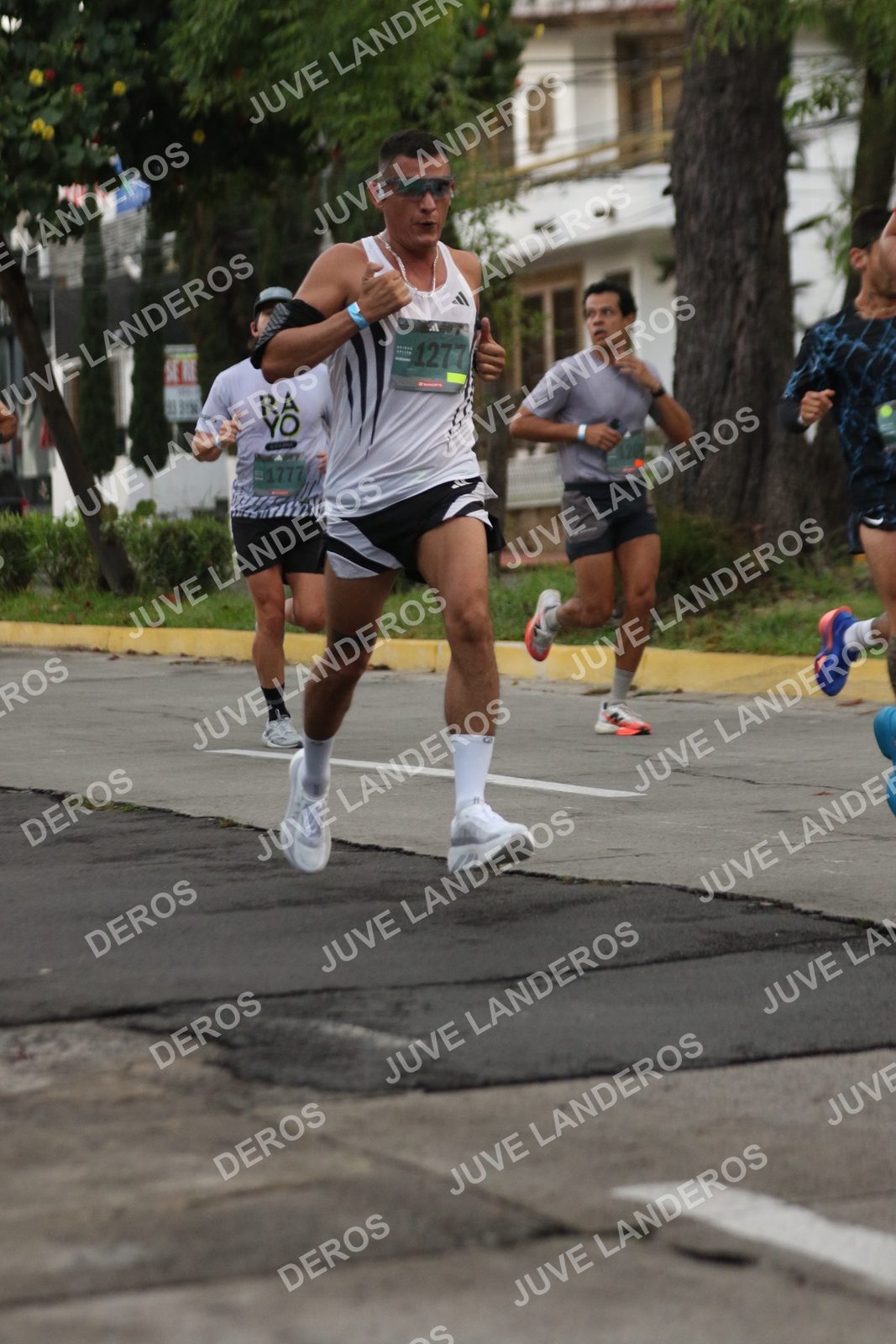 Foto de ADIDAS SPLITS GUADALAJARA 15K / 30K en Av. San Ignacio esquina Av. Ignacio L. Vallarta, Zapopan a las 06:51 · dorsal 1277, 1777