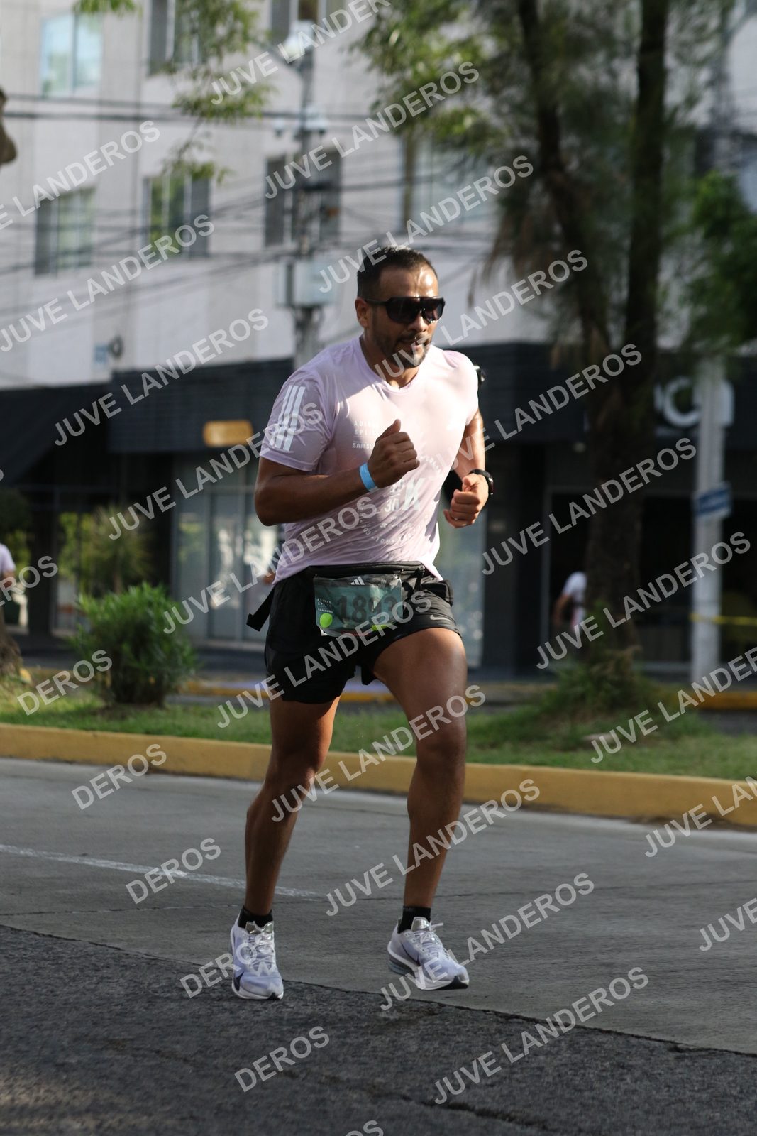 Foto de ADIDAS SPLITS GUADALAJARA 15K / 30K en Av. San Ignacio esquina Av. Ignacio L. Vallarta, Zapopan a las 08:42 · dorsal 1893