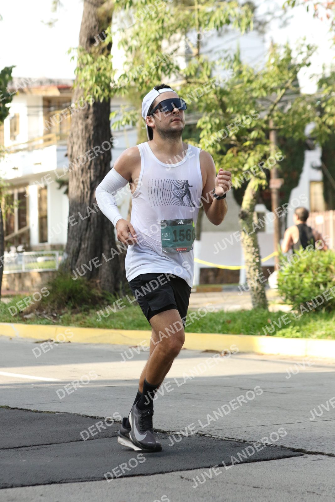 Foto de ADIDAS SPLITS GUADALAJARA 15K / 30K en Av. San Ignacio esquina Av. Ignacio L. Vallarta, Zapopan a las 08:32 · dorsal 1566