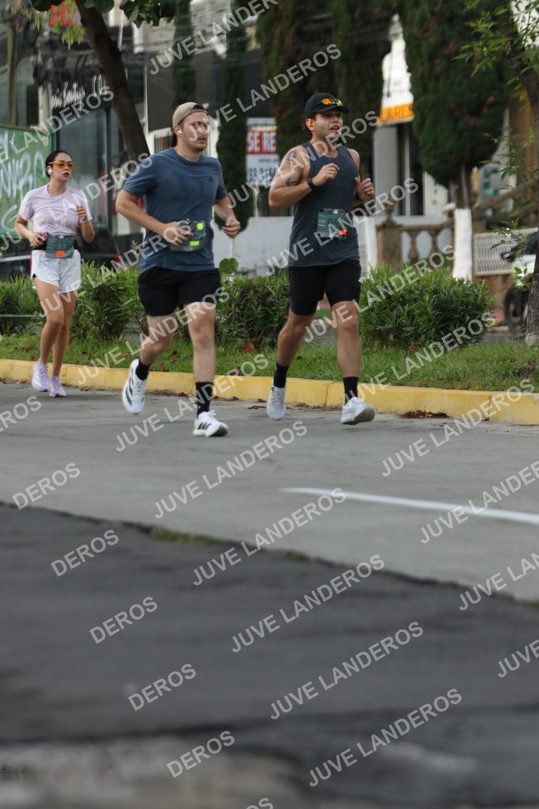 Foto de ADIDAS SPLITS GUADALAJARA 15K / 30K en Av. San Ignacio esquina Av. Ignacio L. Vallarta, Zapopan a las 07:03 · dorsal 974, 315, 33