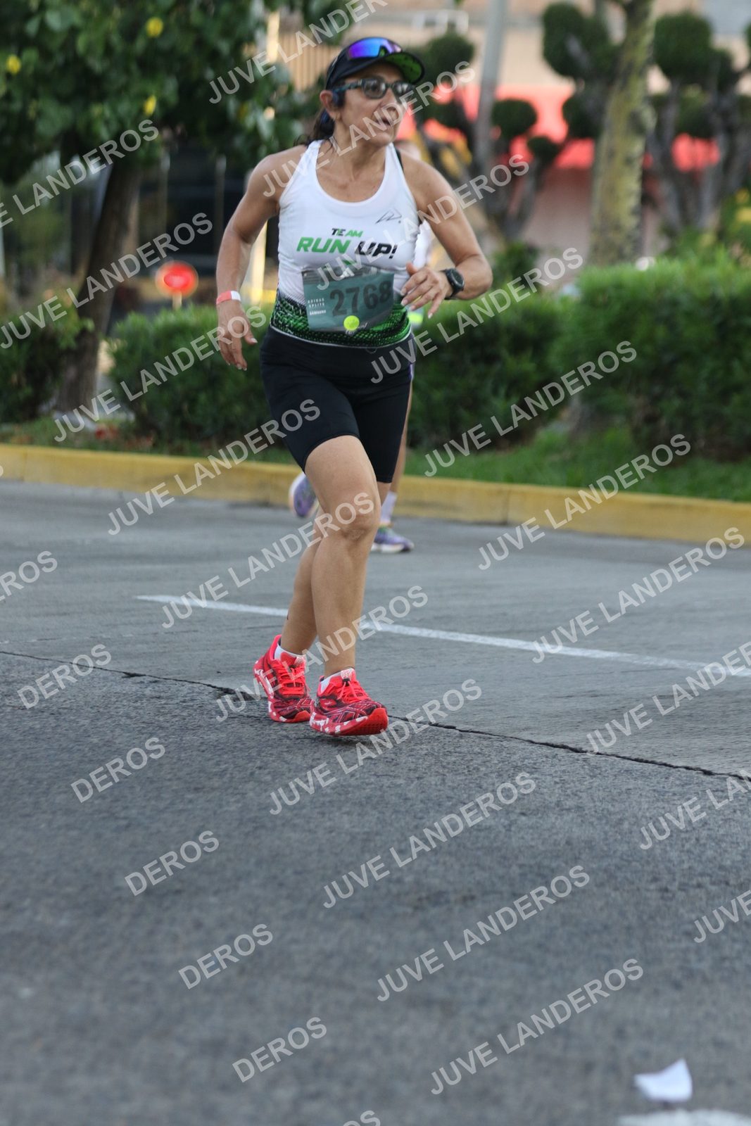 Foto de ADIDAS SPLITS GUADALAJARA 15K / 30K en Av. San Ignacio esquina Av. Ignacio L. Vallarta, Zapopan a las 07:32 · dorsal 2768