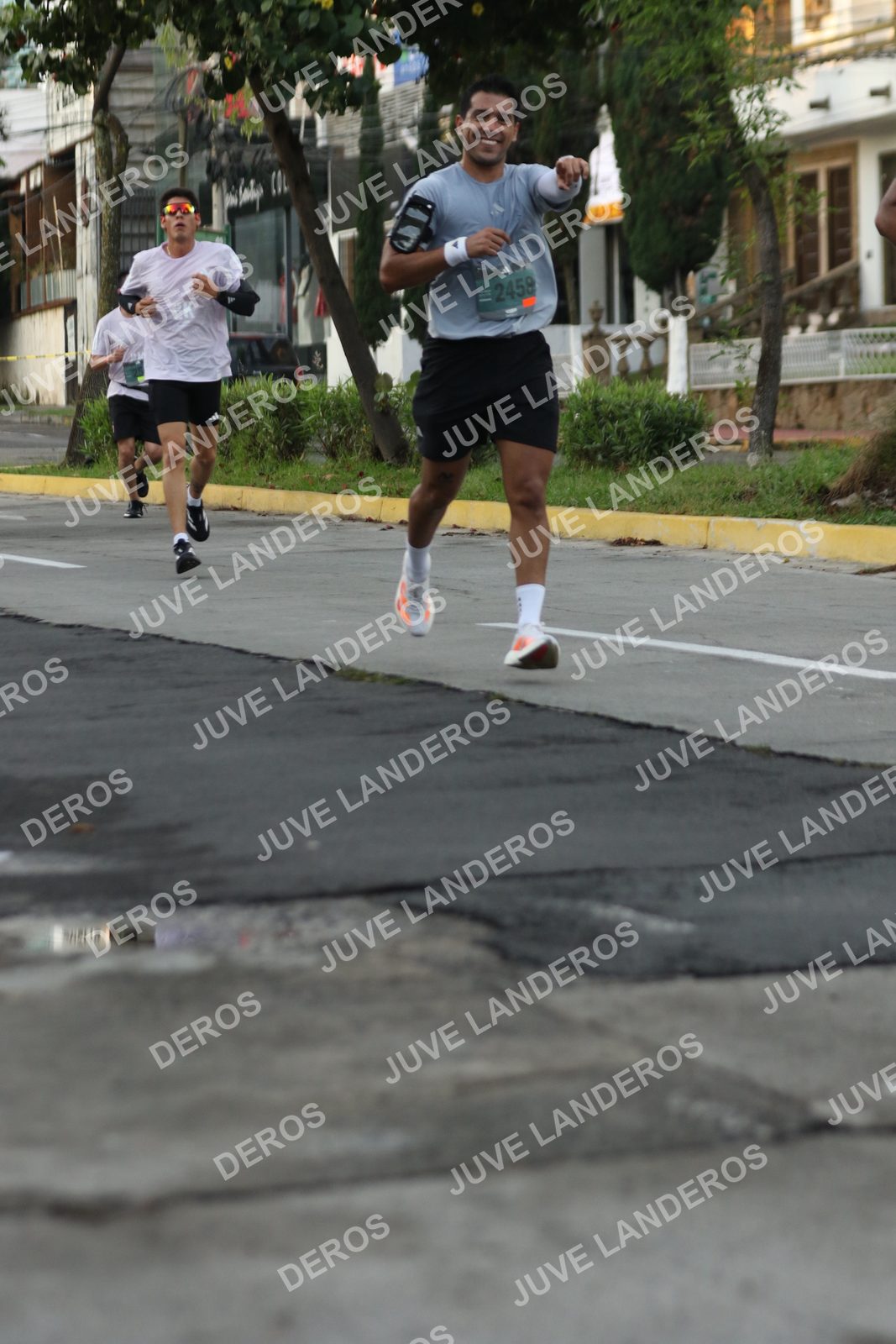 Foto de ADIDAS SPLITS GUADALAJARA 15K / 30K en Av. San Ignacio esquina Av. Ignacio L. Vallarta, Zapopan a las 07:04 · dorsal 2458