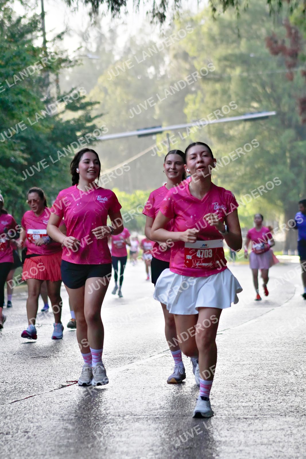 Foto del BARBIE RUN GUADALAJARA en Paseo Andares, Blvd. Puerta de Hierro 4965, Zapopan a las 07:40 · Ruta · dorsal 4703