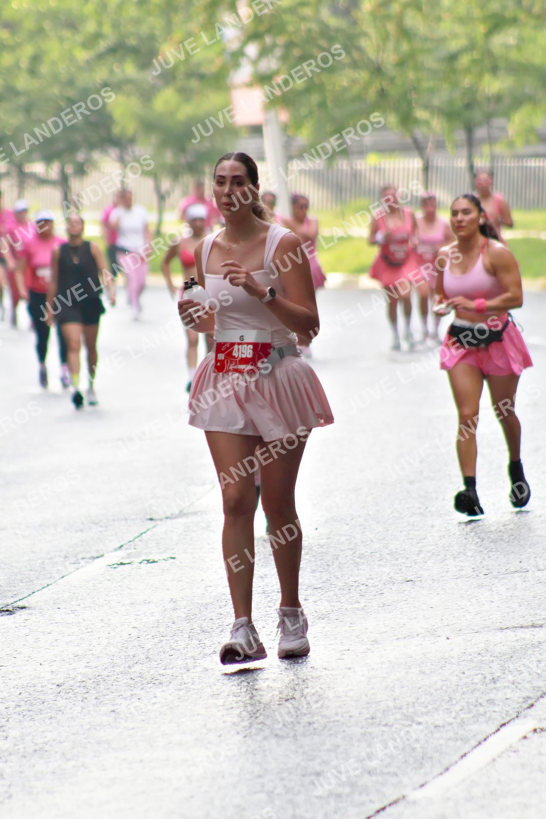 Foto del BARBIE RUN GUADALAJARA en Paseo Andares, Blvd. Puerta de Hierro 4965, Zapopan a las 07:49 · Ruta · dorsal 4196