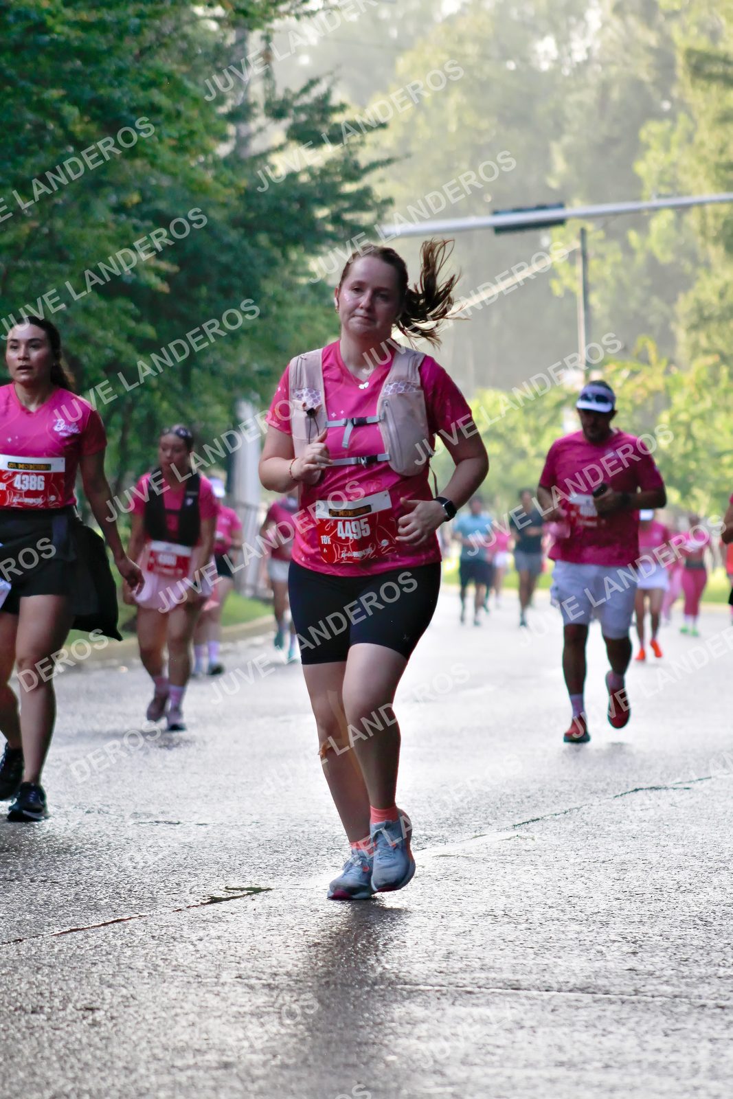Foto del BARBIE RUN GUADALAJARA en Paseo Andares, Blvd. Puerta de Hierro 4965, Zapopan a las 07:42 · Ruta · dorsal 4495, 4386
