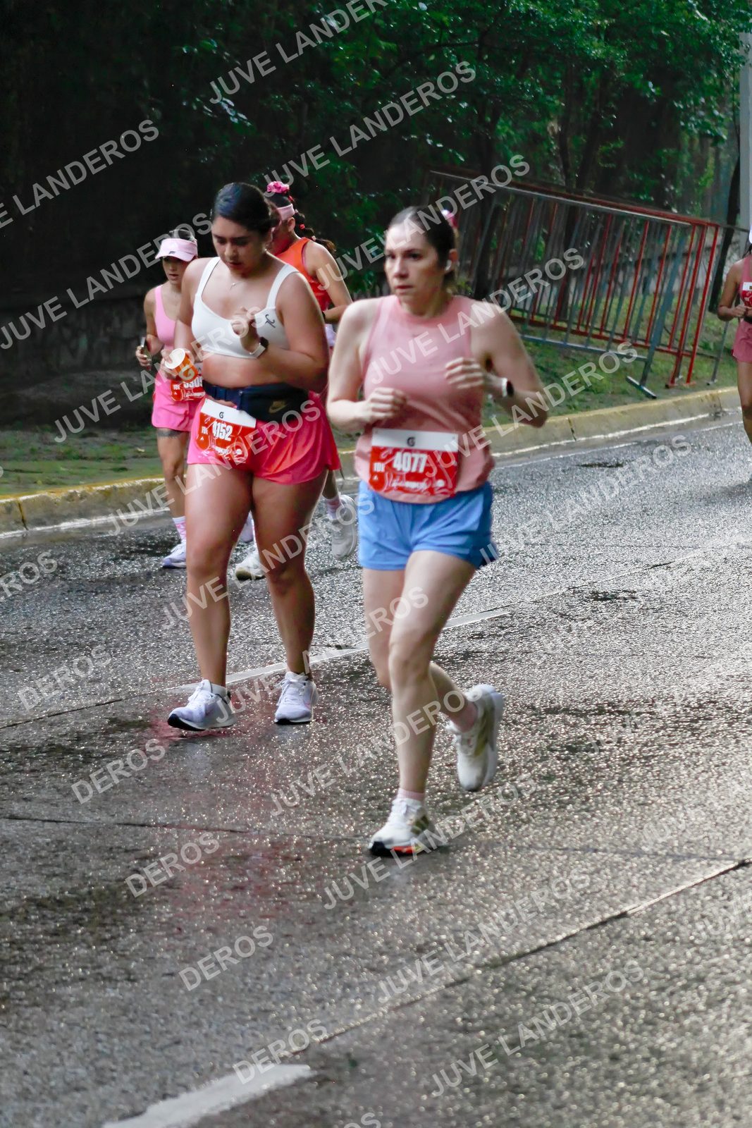 Foto del BARBIE RUN GUADALAJARA en Paseo Andares, Blvd. Puerta de Hierro 4965, Zapopan a las 07:39 · Ruta · dorsal 4077