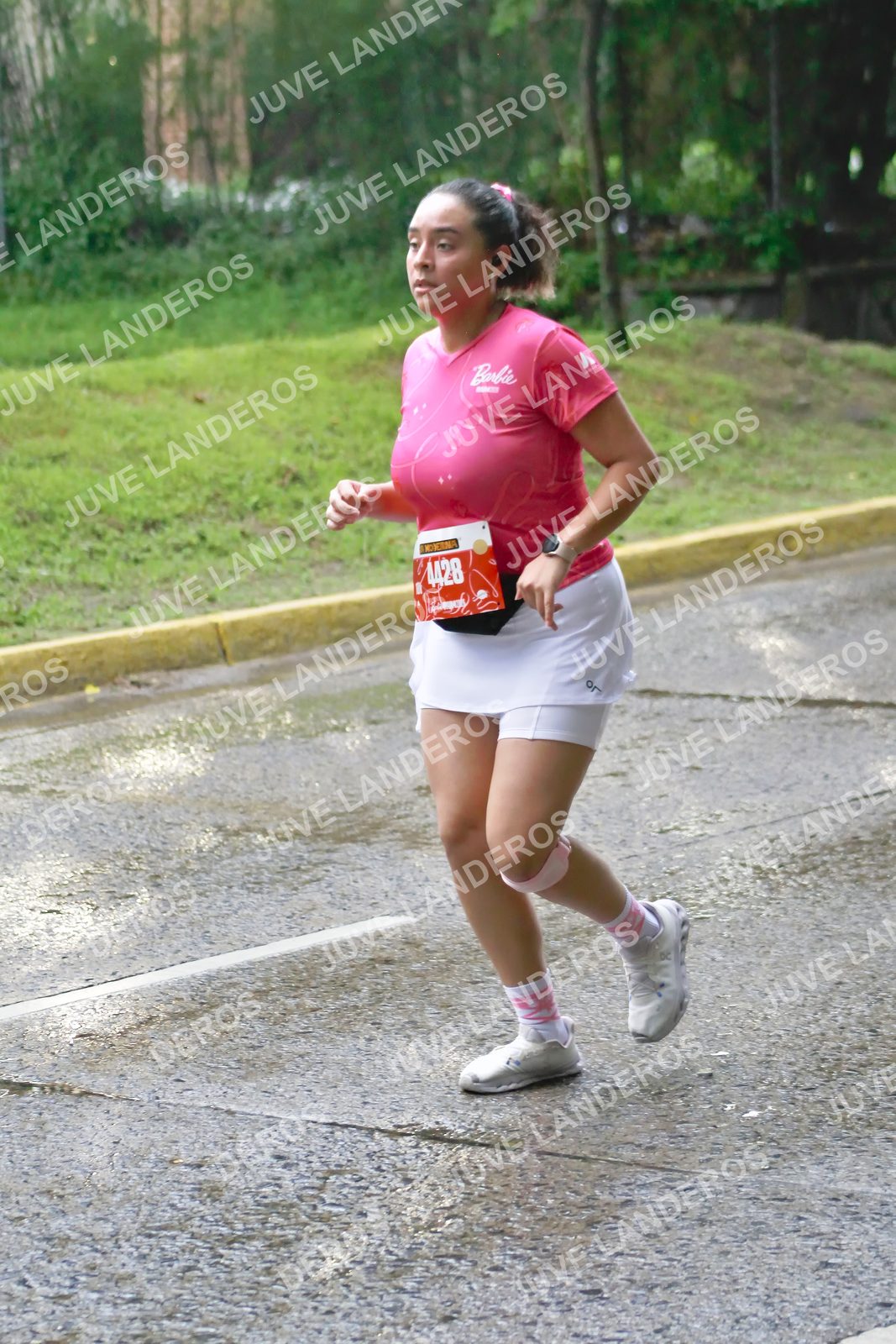 Foto del BARBIE RUN GUADALAJARA en Paseo Andares, Blvd. Puerta de Hierro 4965, Zapopan a las 07:48 · Ruta · dorsal 4428