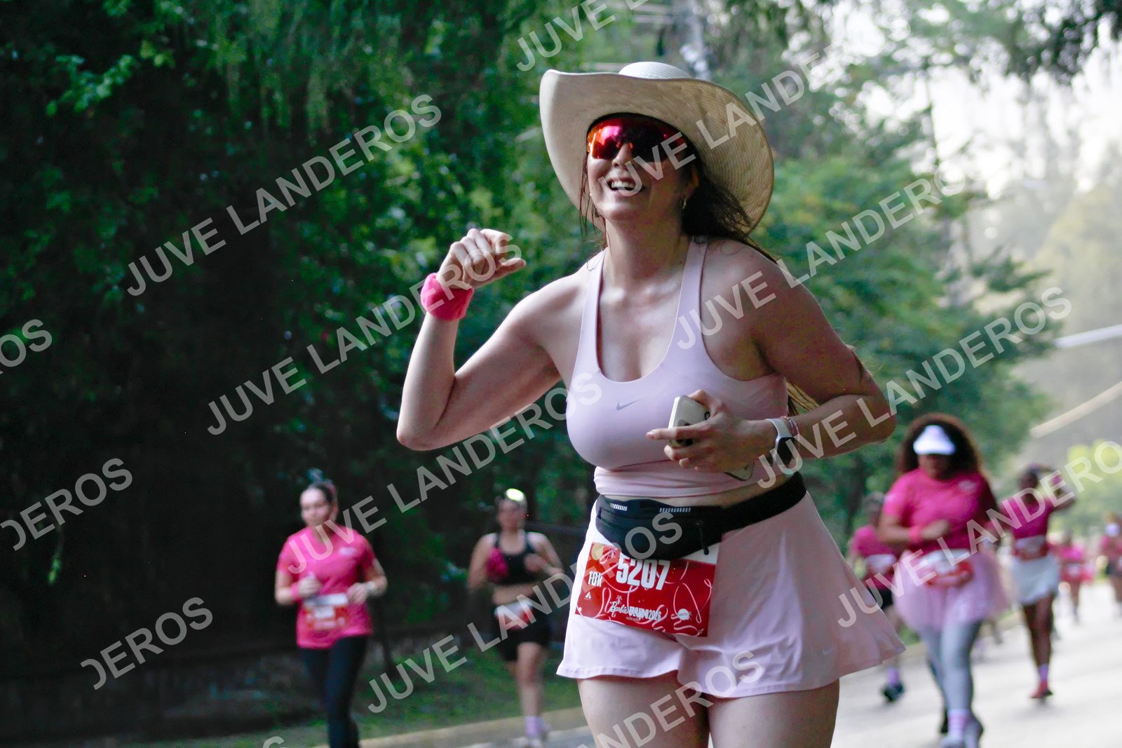 Foto del BARBIE RUN GUADALAJARA en Paseo Andares, Blvd. Puerta de Hierro 4965, Zapopan a las 07:40 · Ruta · dorsal 5207