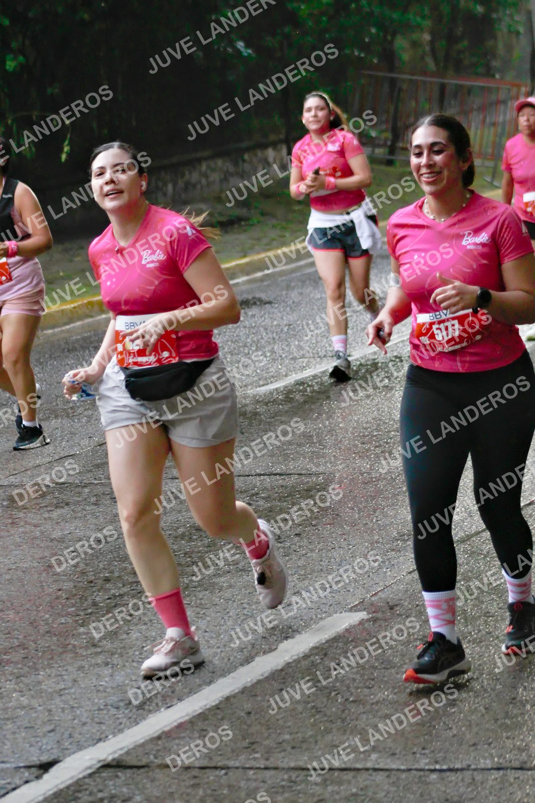 Foto del BARBIE RUN GUADALAJARA en Paseo Andares, Blvd. Puerta de Hierro 4965, Zapopan a las 07:37 · Ruta · dorsal 5177