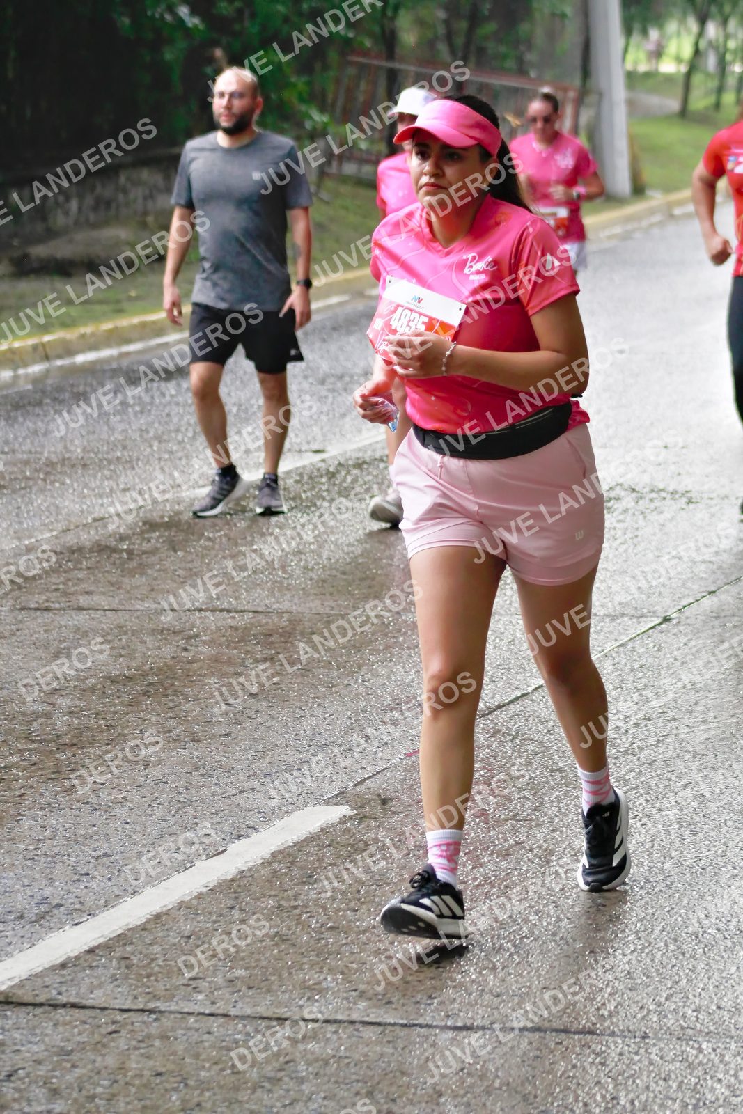 Foto del BARBIE RUN GUADALAJARA en Paseo Andares, Blvd. Puerta de Hierro 4965, Zapopan a las 07:46 · Ruta · dorsal 4835