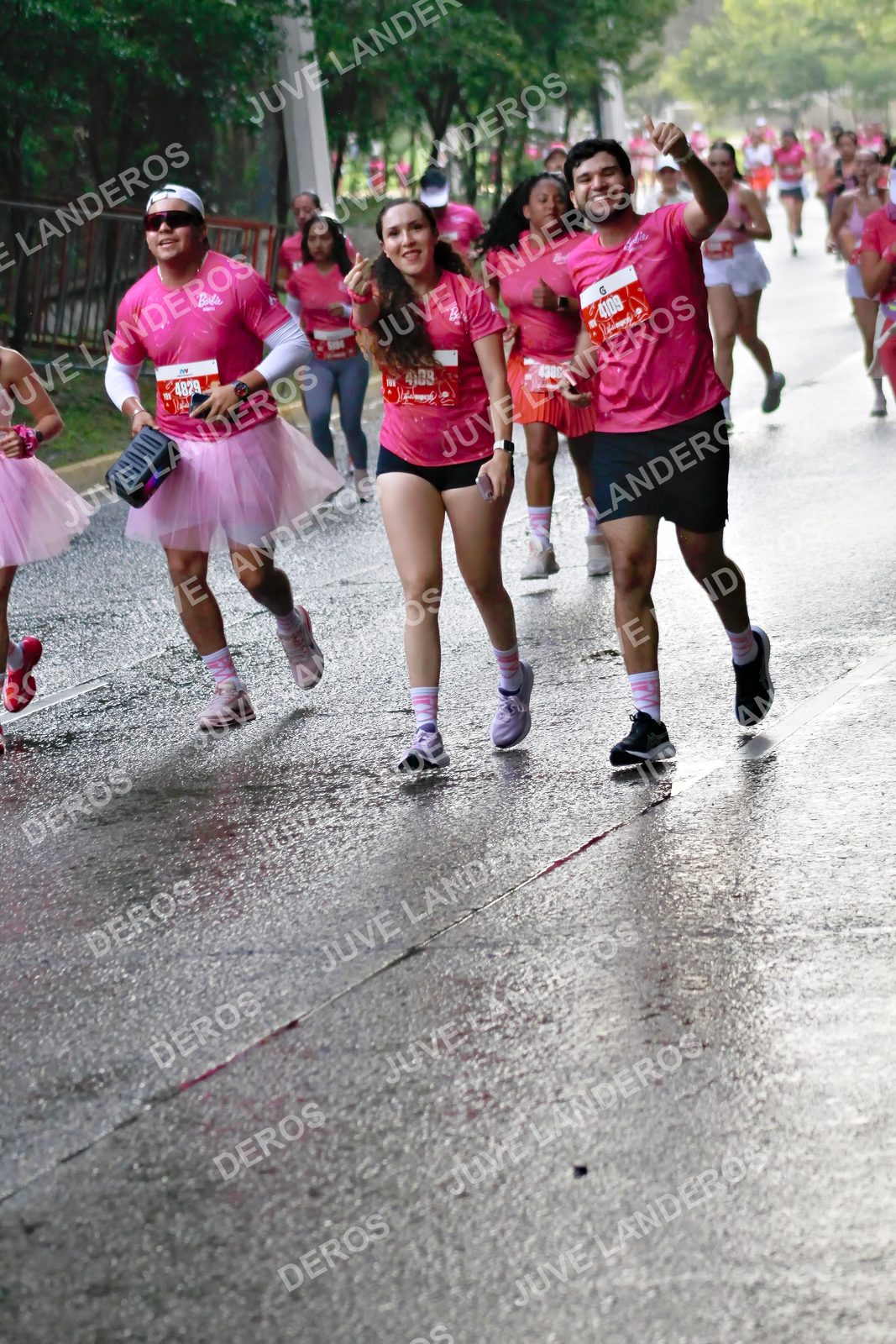 Foto del BARBIE RUN GUADALAJARA en Paseo Andares, Blvd. Puerta de Hierro 4965, Zapopan a las 07:36 · Ruta · dorsal 4109, 4829