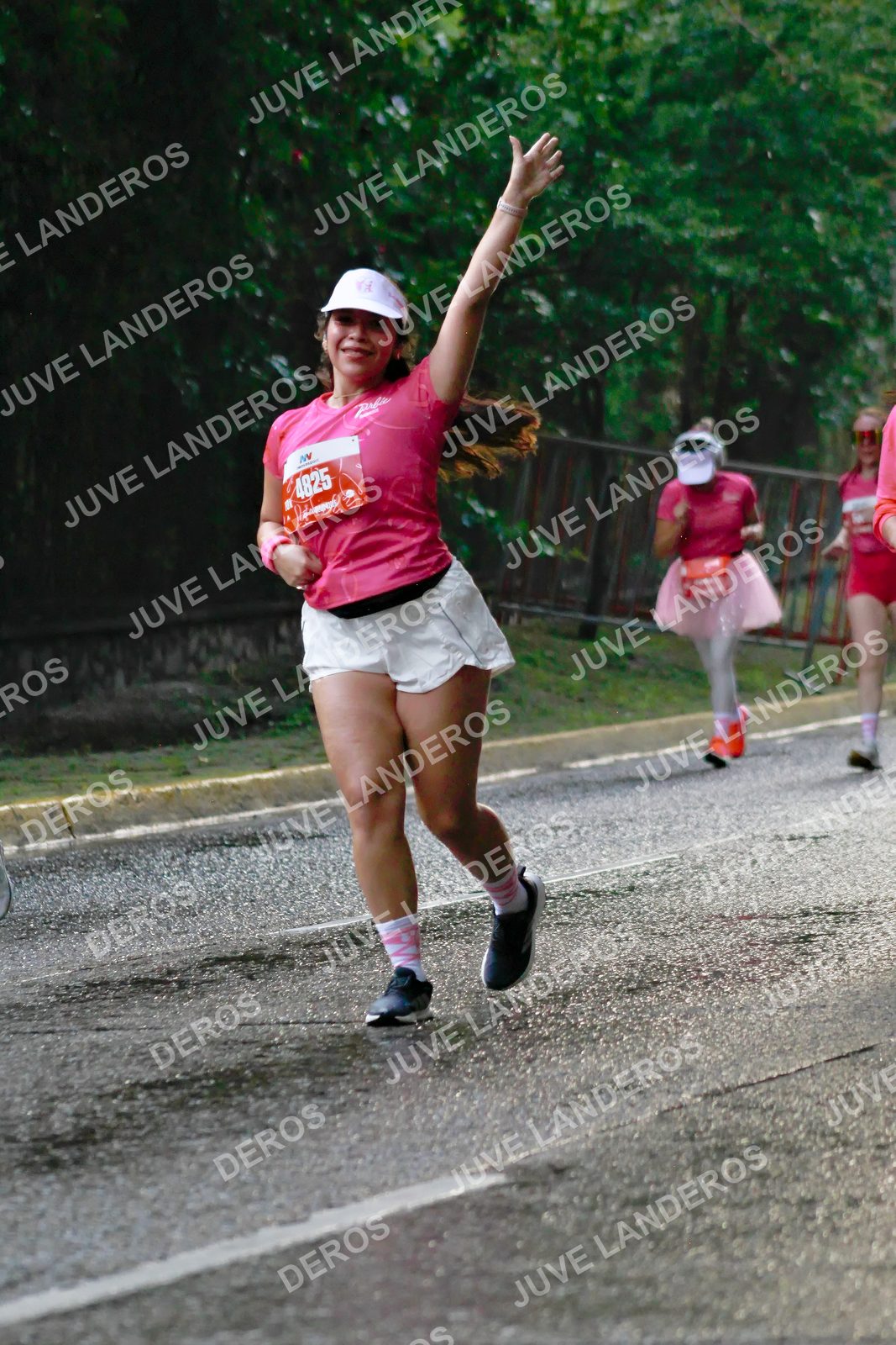 Foto del BARBIE RUN GUADALAJARA en Paseo Andares, Blvd. Puerta de Hierro 4965, Zapopan a las 07:39 · Ruta · dorsal 4825