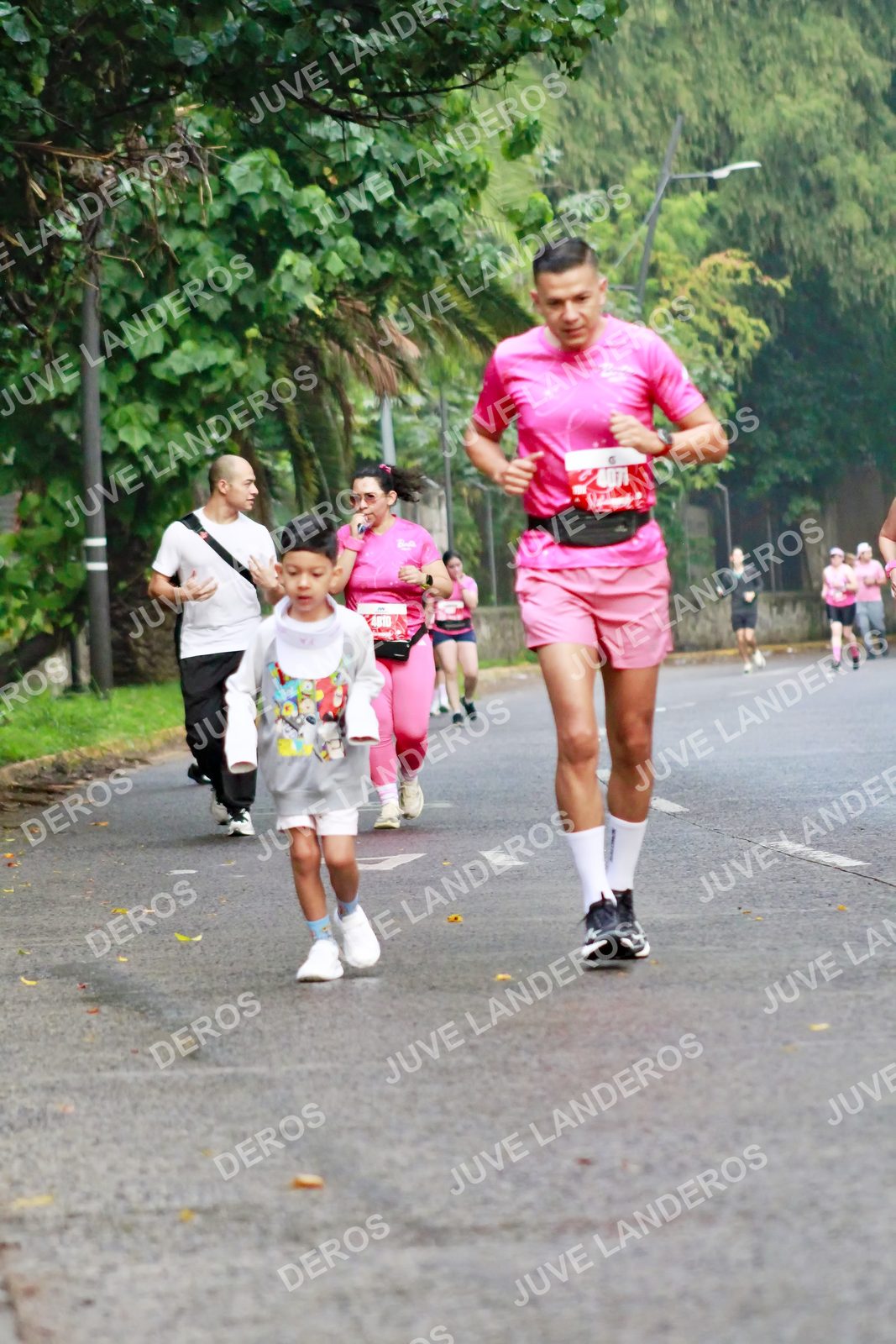 Foto del BARBIE RUN GUADALAJARA en Paseo Andares, Blvd. Puerta de Hierro 4965, Zapopan a las 07:12 · Ruta