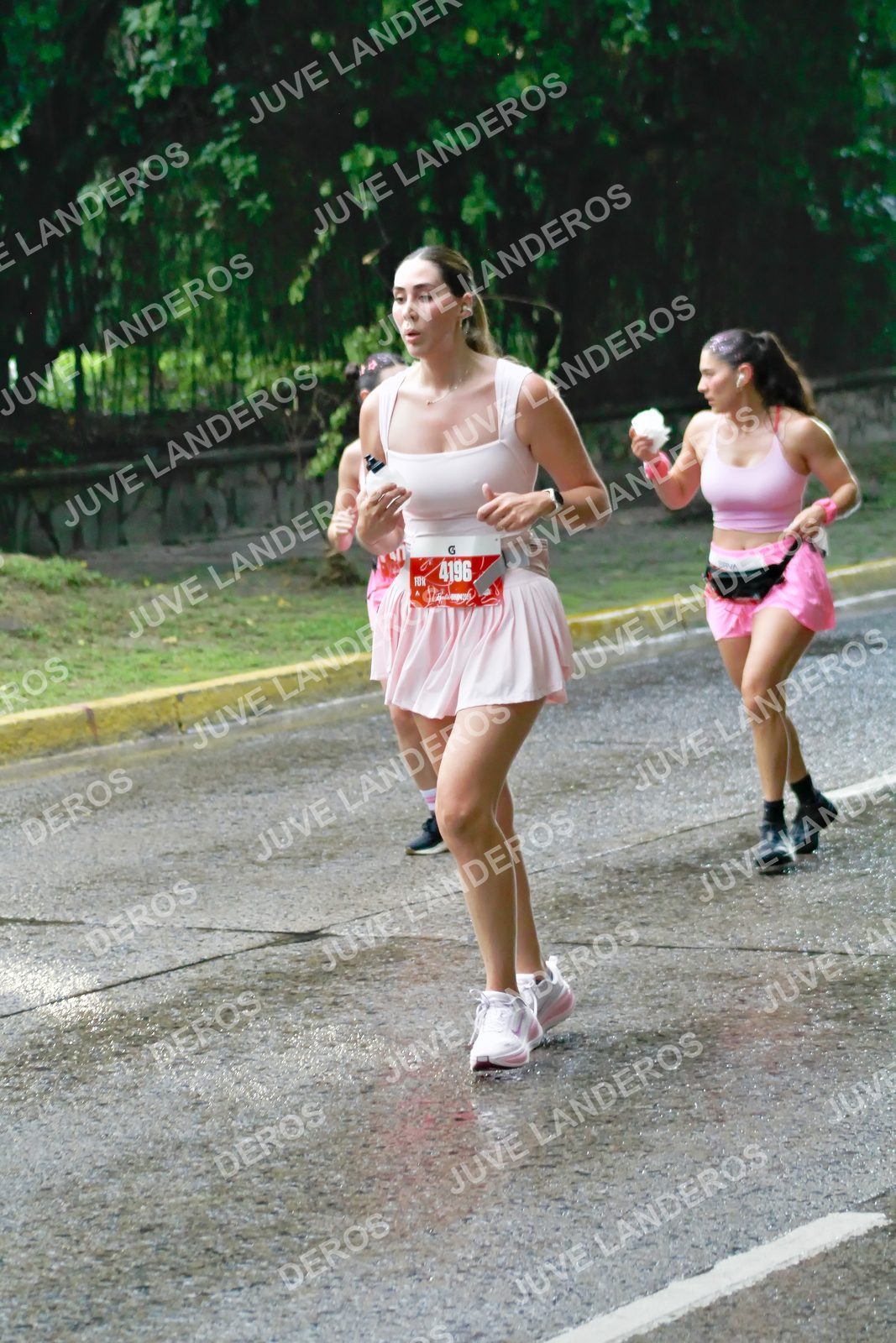 Foto del BARBIE RUN GUADALAJARA en Paseo Andares, Blvd. Puerta de Hierro 4965, Zapopan a las 07:49 · Ruta · dorsal 4196