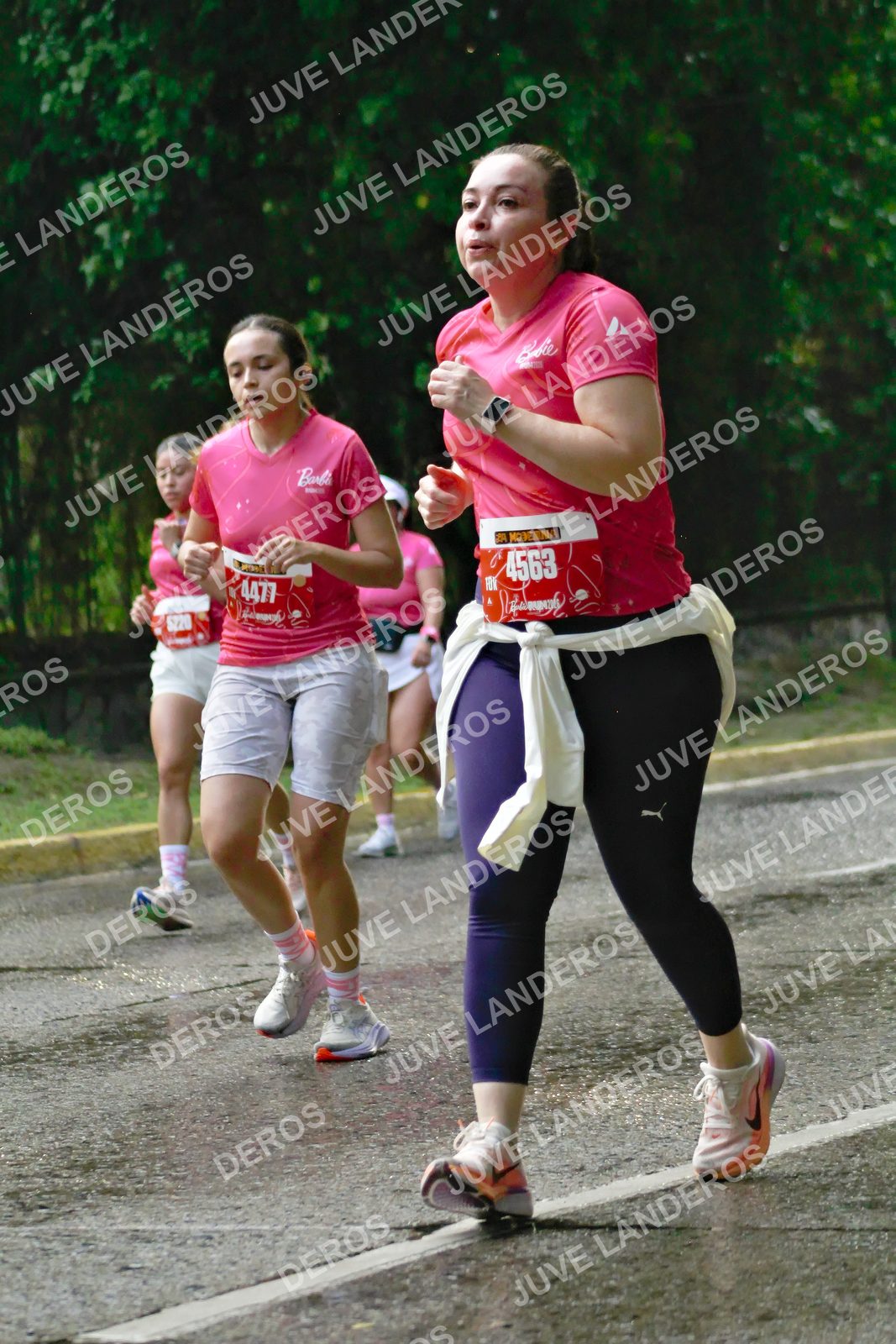Foto del BARBIE RUN GUADALAJARA en Paseo Andares, Blvd. Puerta de Hierro 4965, Zapopan a las 07:43 · Ruta · dorsal 4563, 4477