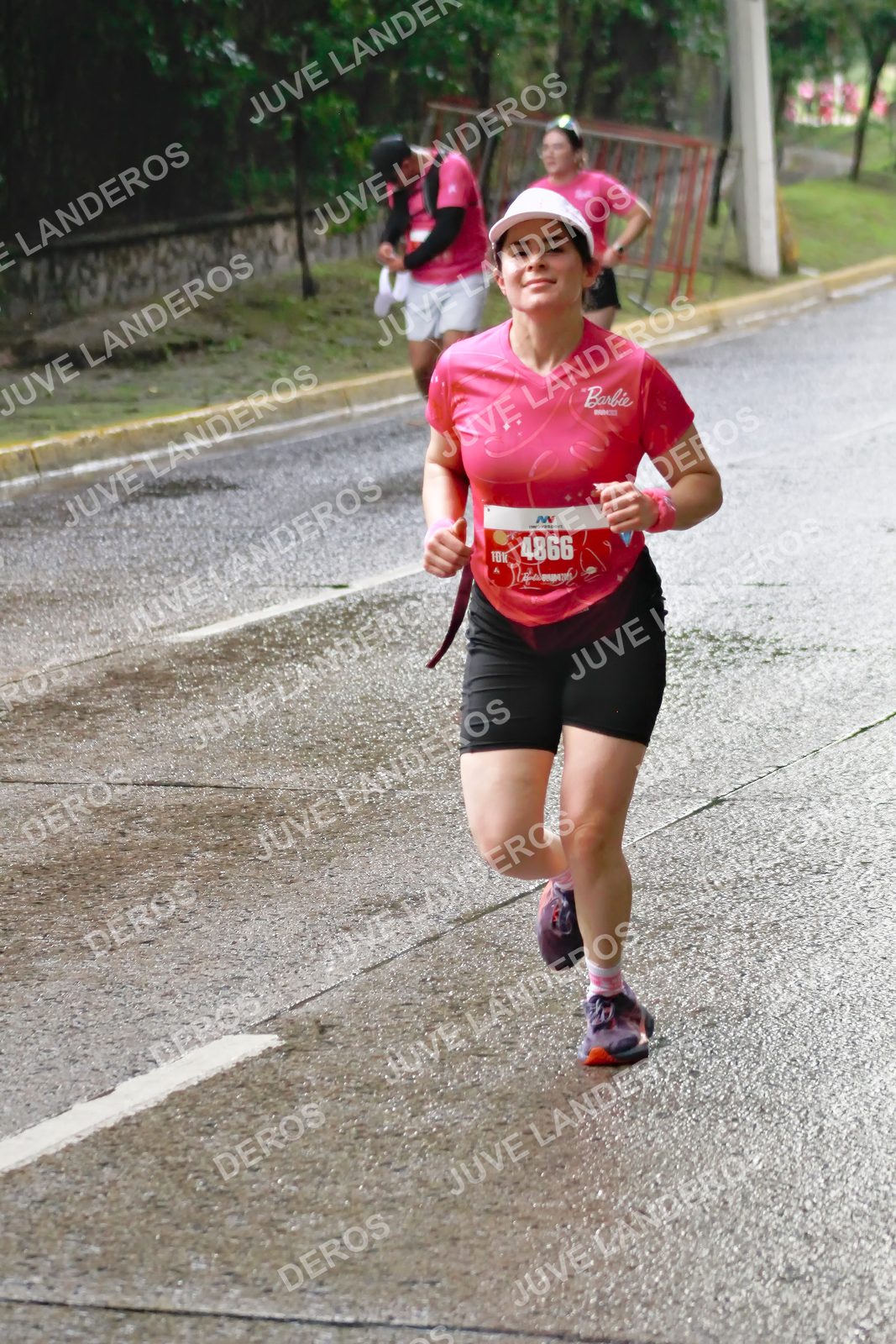 Foto del BARBIE RUN GUADALAJARA en Paseo Andares, Blvd. Puerta de Hierro 4965, Zapopan a las 07:48 · Ruta · dorsal 4866