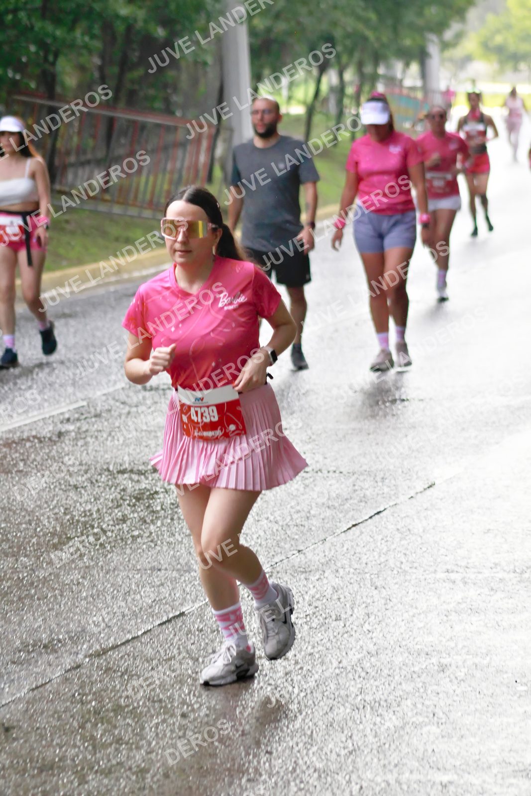 Foto del BARBIE RUN GUADALAJARA en Paseo Andares, Blvd. Puerta de Hierro 4965, Zapopan a las 07:46 · Ruta · dorsal 4739