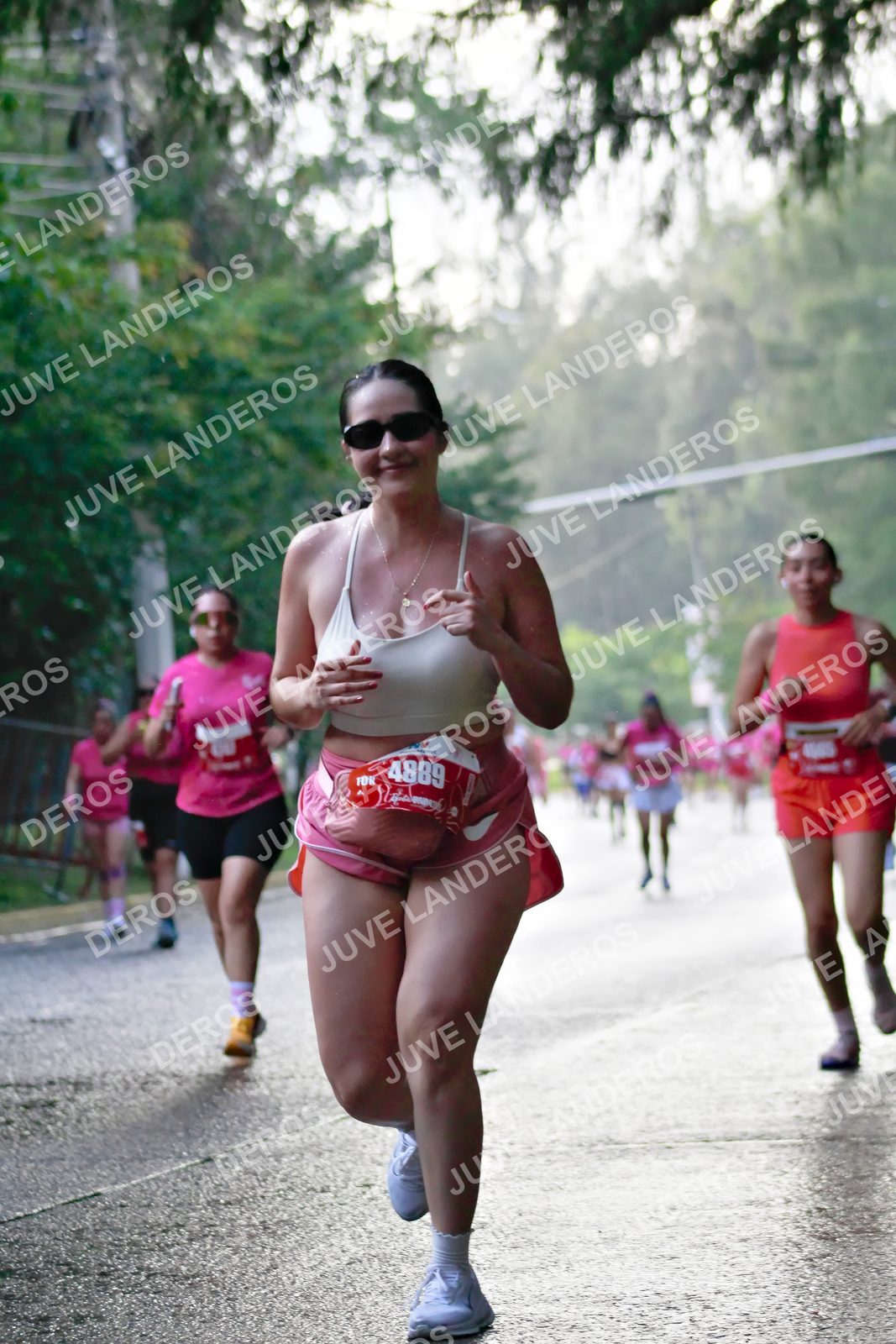 Foto del BARBIE RUN GUADALAJARA en Paseo Andares, Blvd. Puerta de Hierro 4965, Zapopan a las 07:39 · Ruta · dorsal 4889